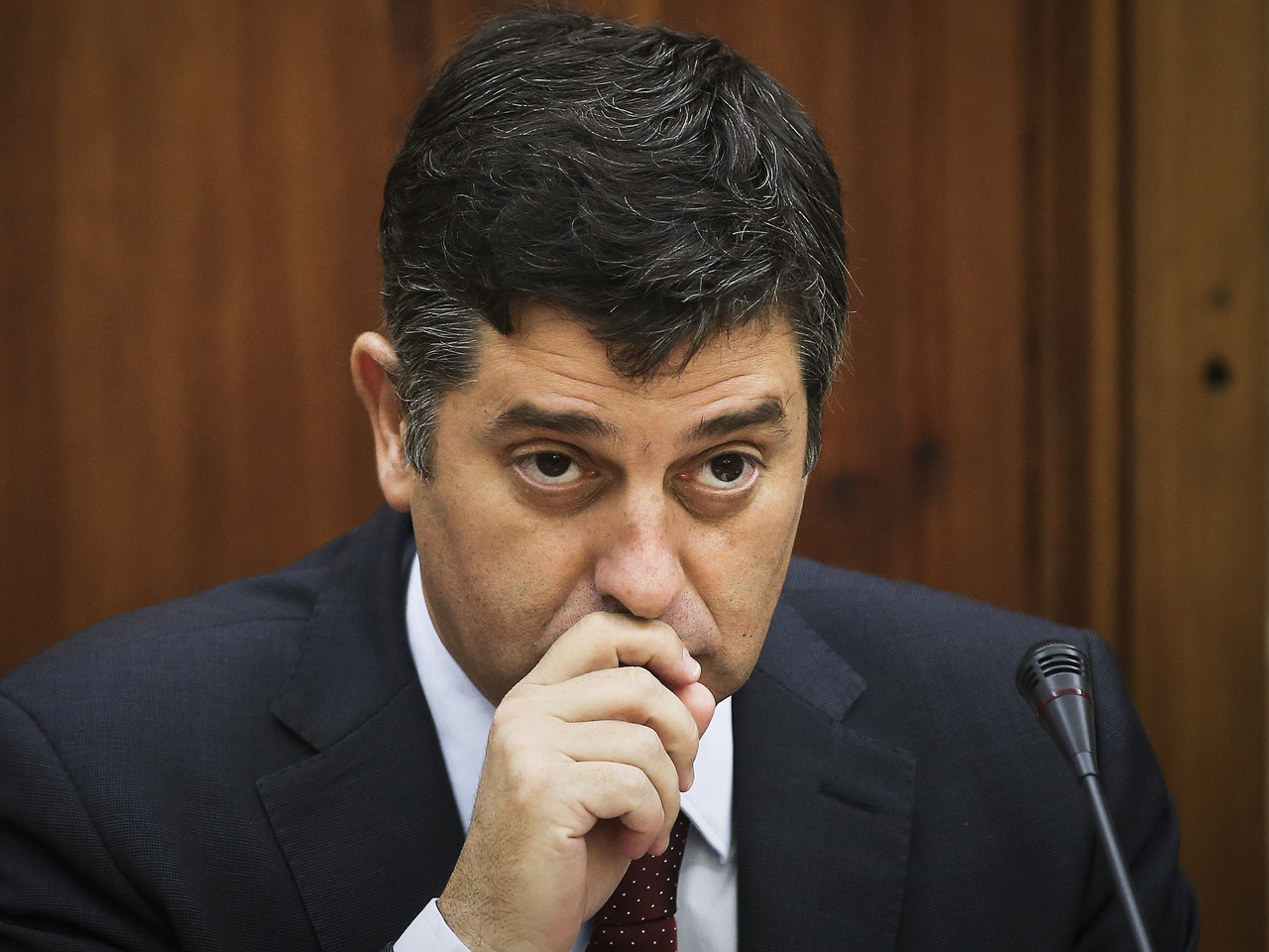Ministro da Economia garante que o investimento e a confiança estão a crescer