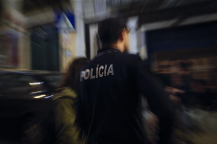 Membro de movimento brasileiro antifascista no Porto queixa-se de ameaças à PSP