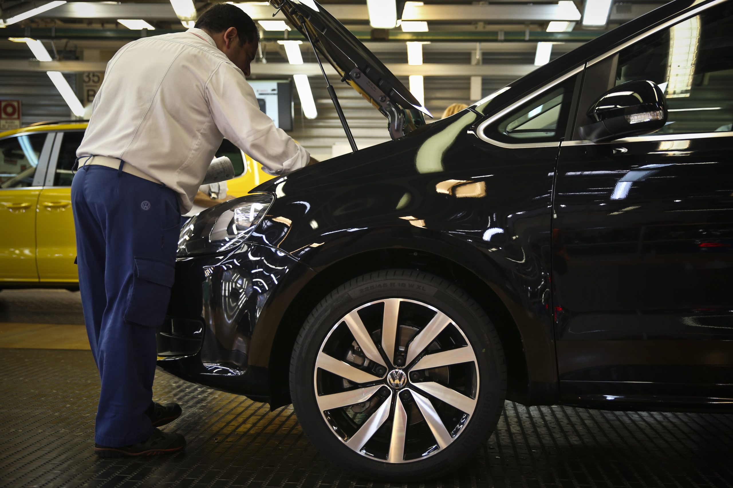 Trabalhadores da Autoeuropa mantêm greve marcada para quarta-feira