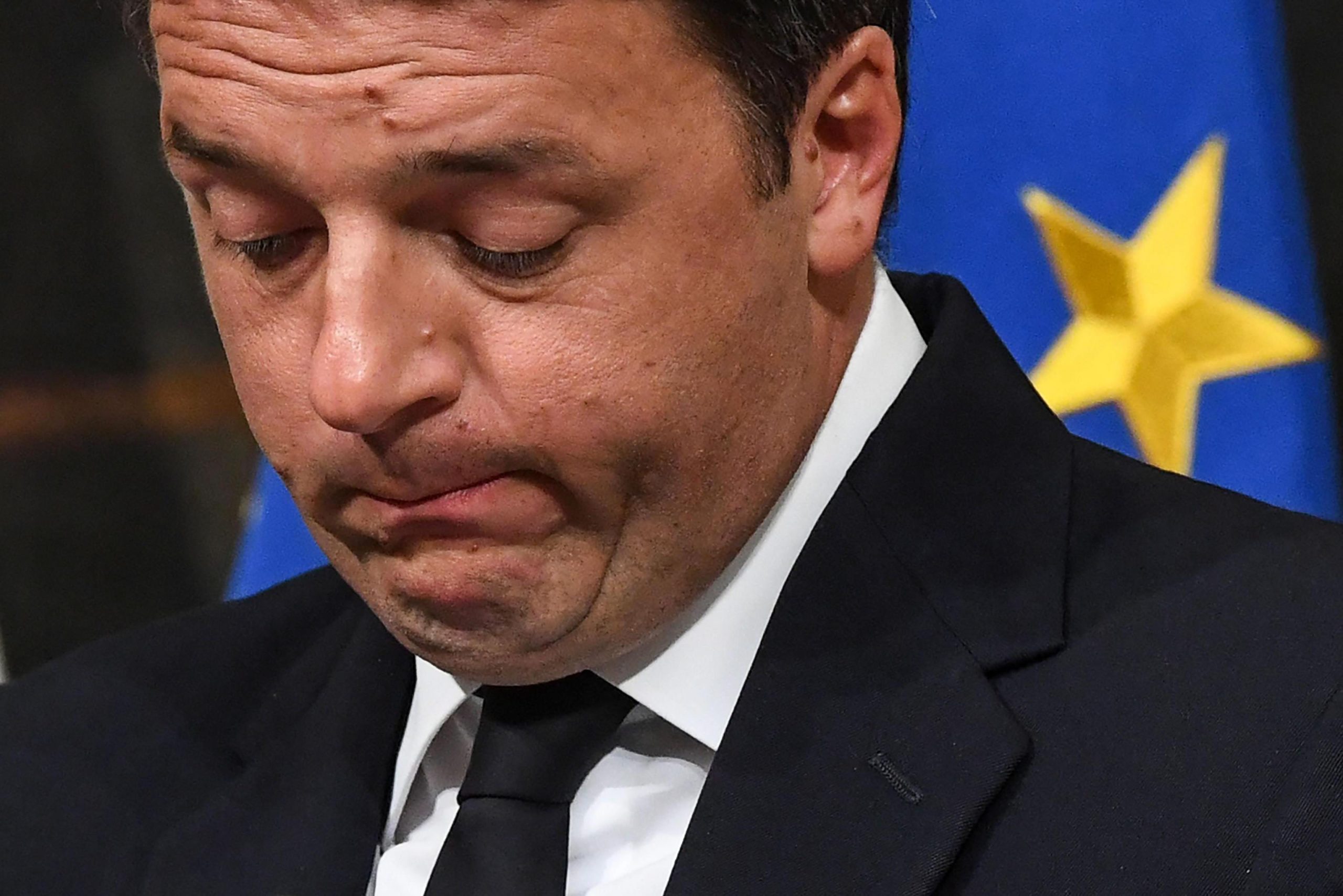Matteo Renzi formaliza demissão