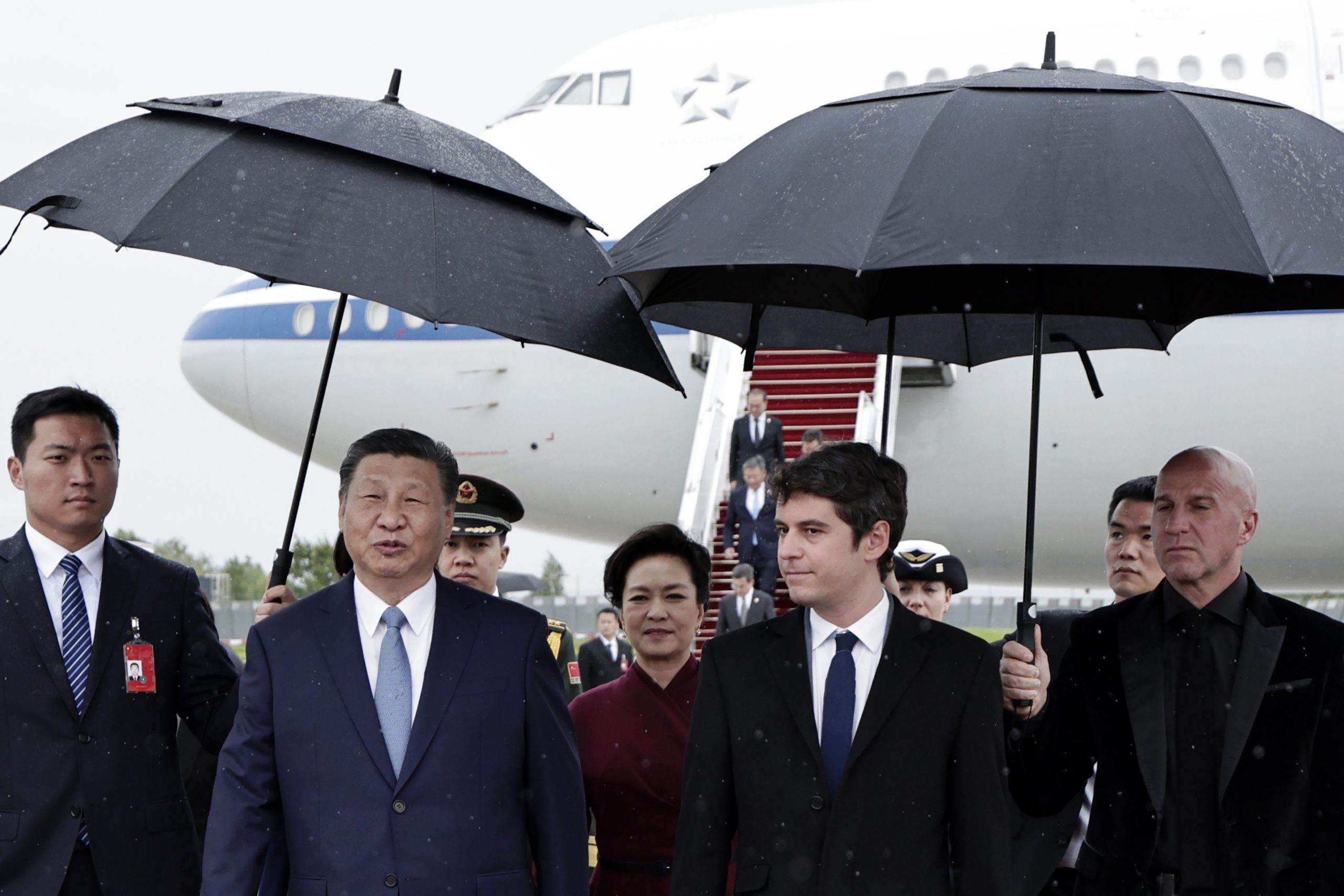 Manifestantes pró-Tibete protestam em Paris contra visita de líder chinês