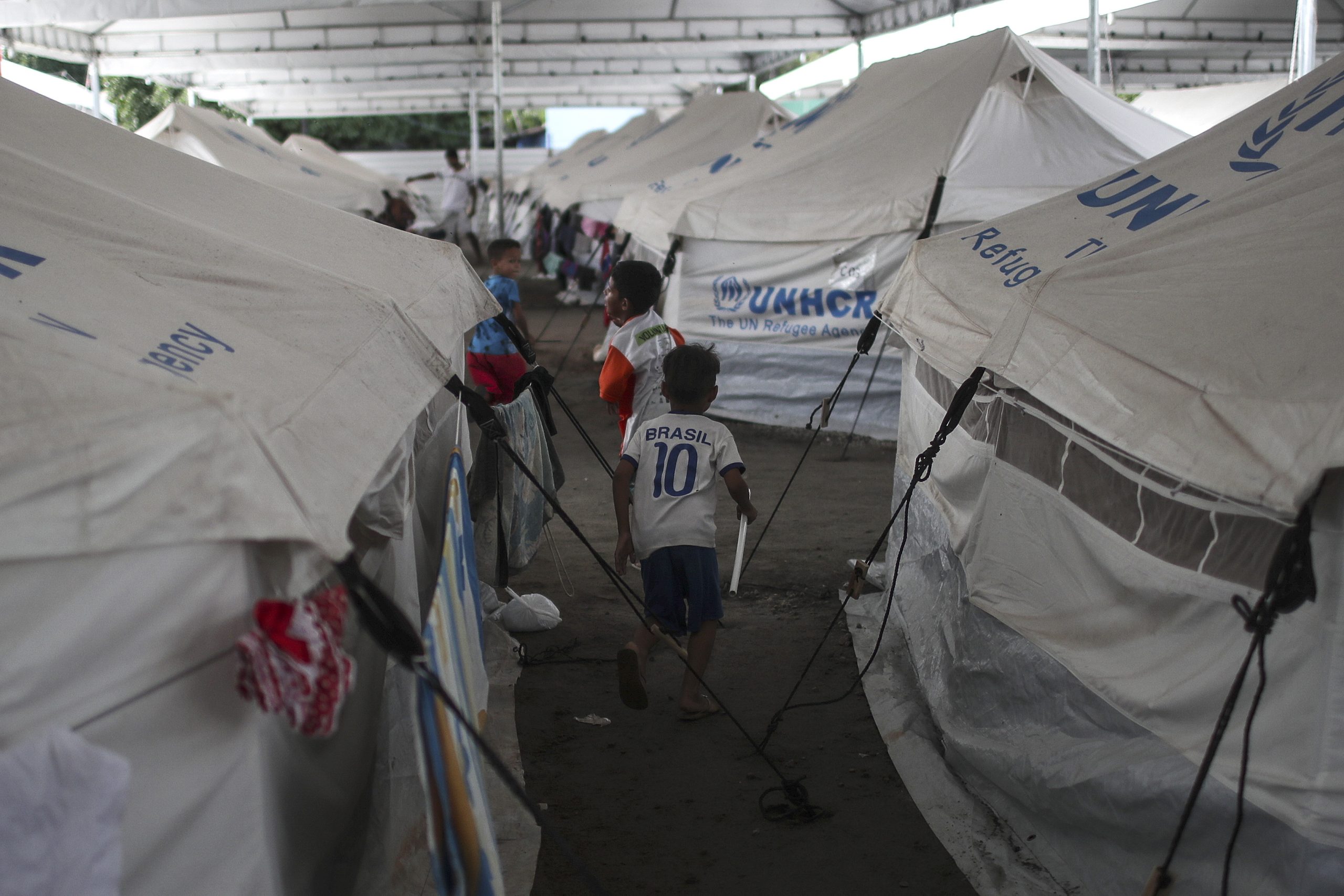 Brasileiros exigem expulsão de venezuelanos e fecho da fronteira em Roraima