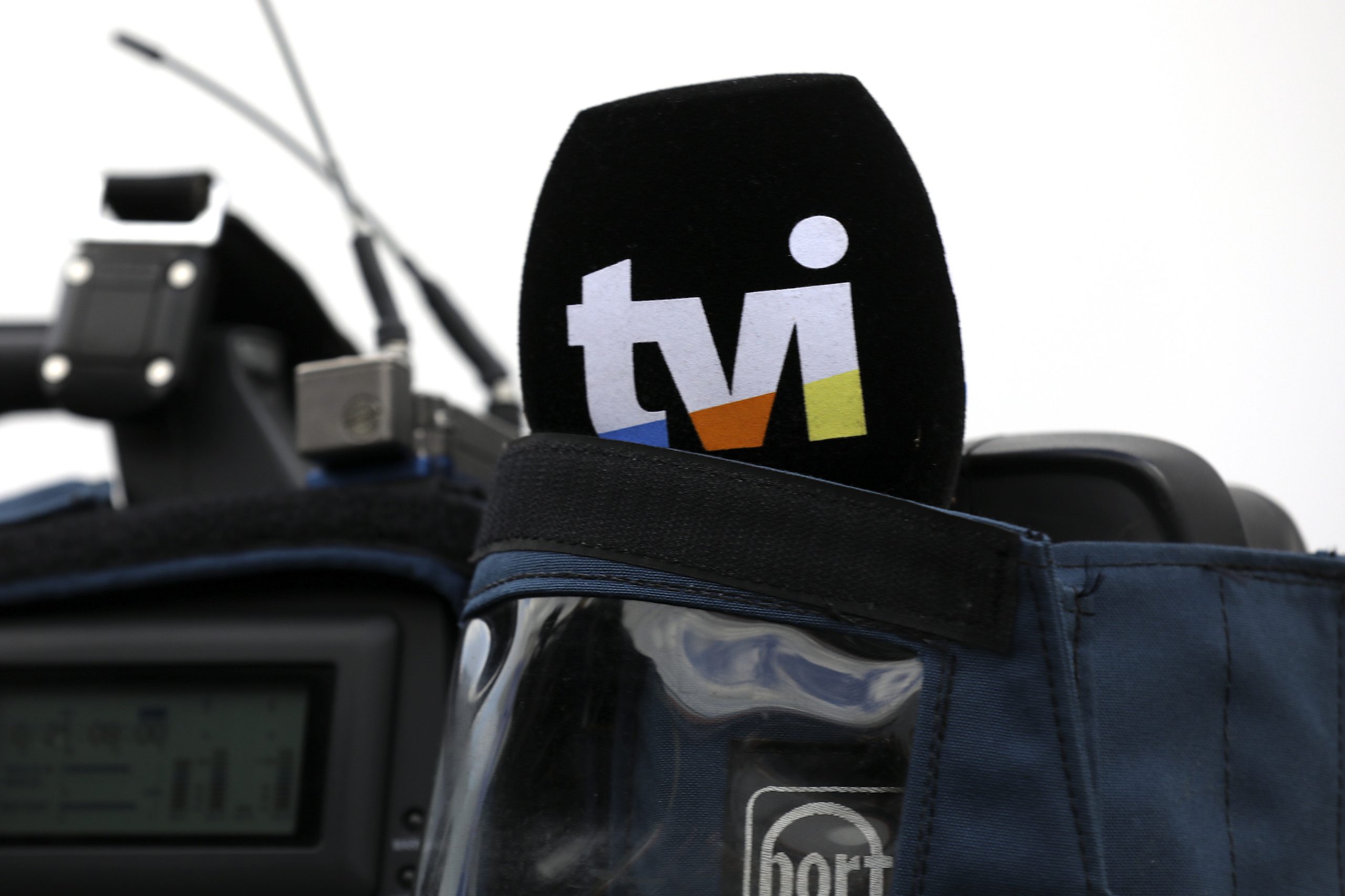 Trabalhadores da TVI desconvocam greve para negociar com administração