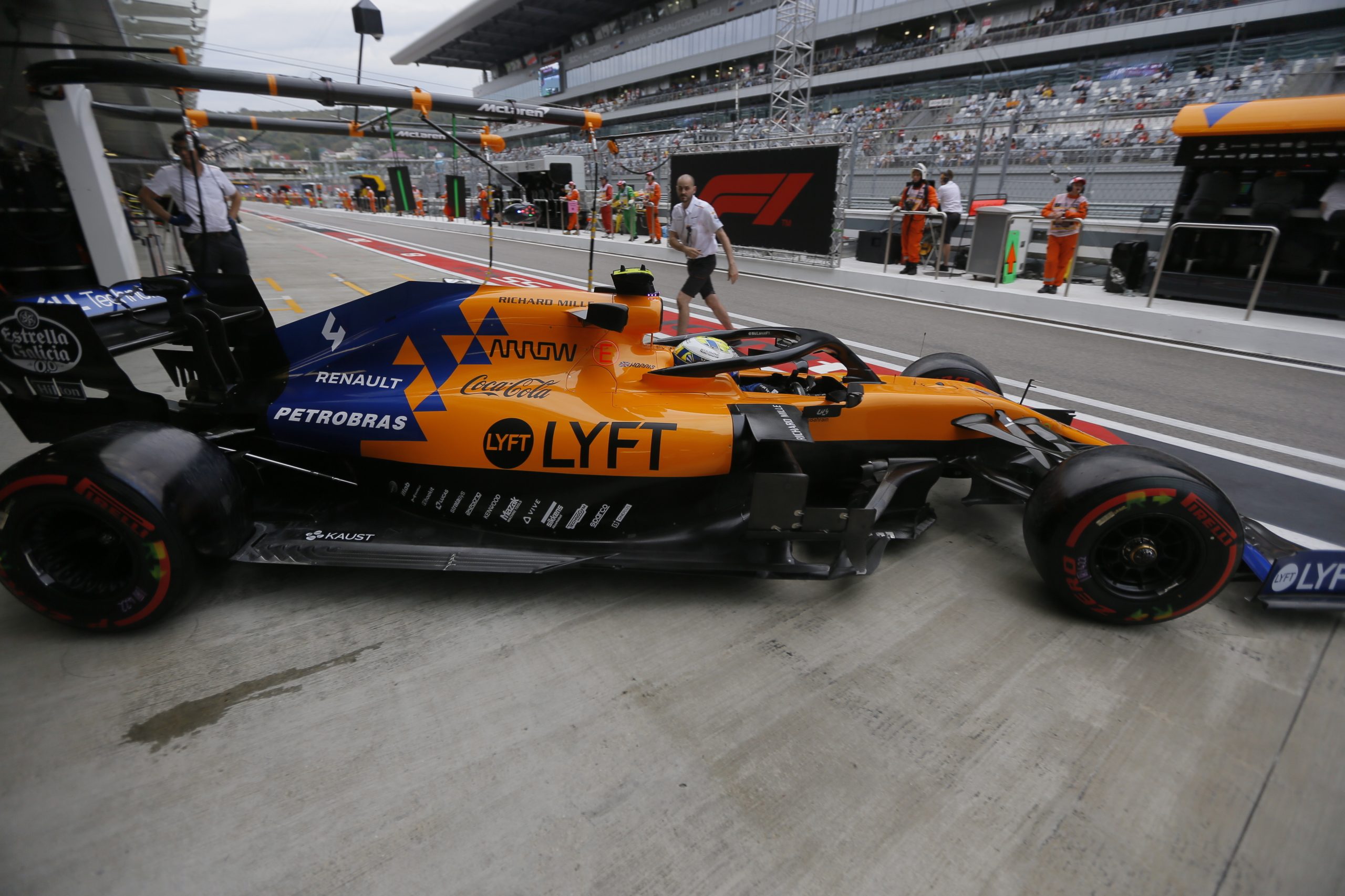 Um dos mecânicos da McLaren com Covid-19 já está curado