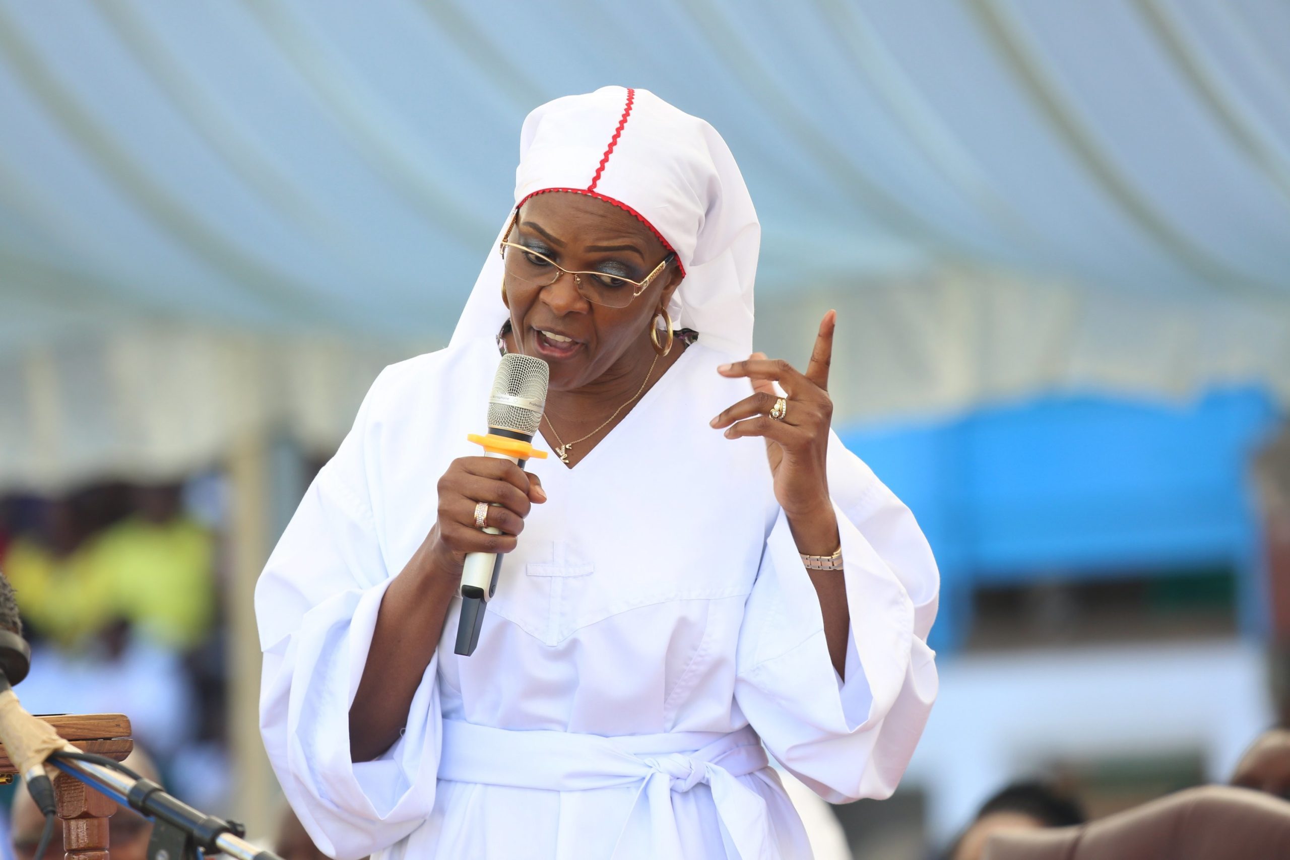 Justiça sul-africana retira imunidade diplomática a Grace Mugabe, acusada de agredir uma modelo com um fio elétrico