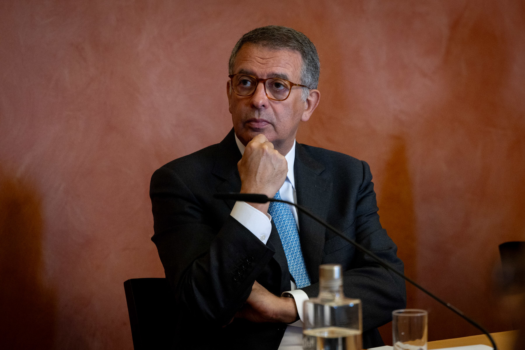 António José Seguro promulga “lei das burcas” com defesa da “integração social”