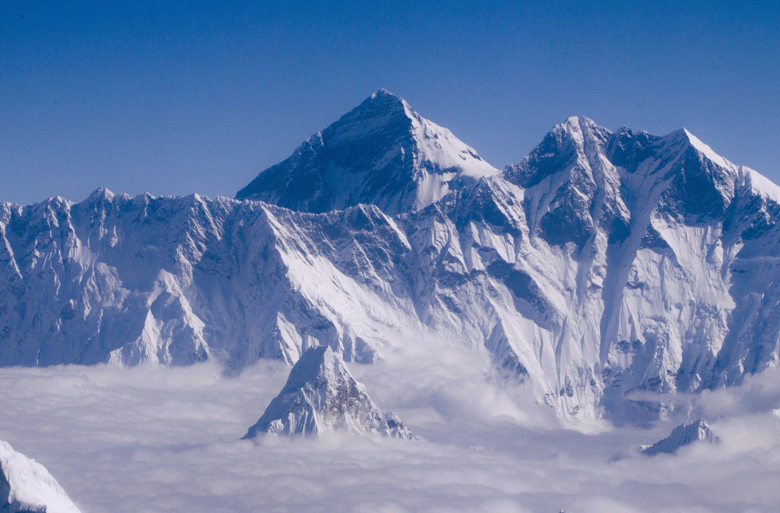 Morreram todos os ocupantes de queda do helicóptero no Nepal
