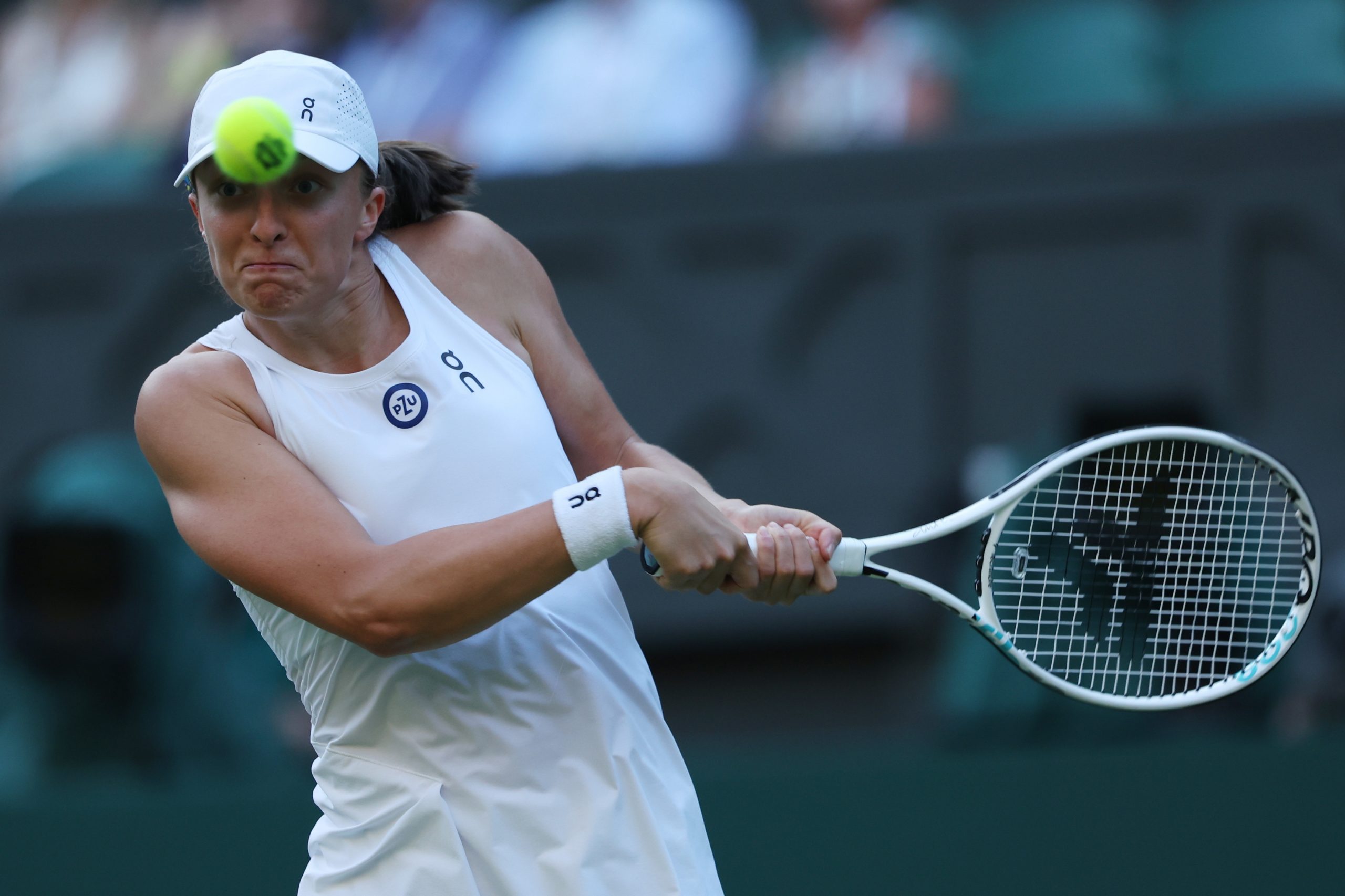 Swiatek, líder mundial, apura-se para a quarta ronda em Wimbledon