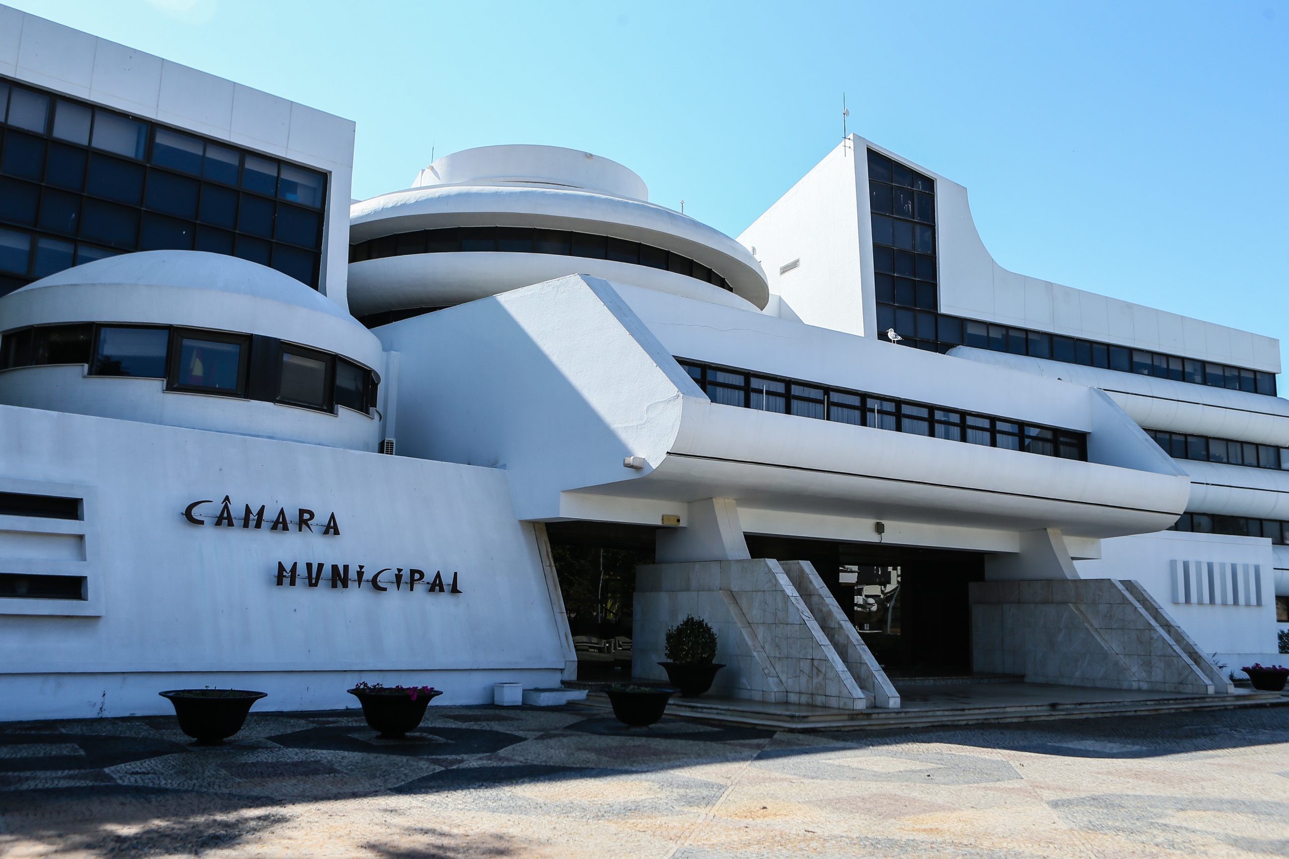 Presidente da Câmara de Albufeira internado de urgência com infeção pulmonar
