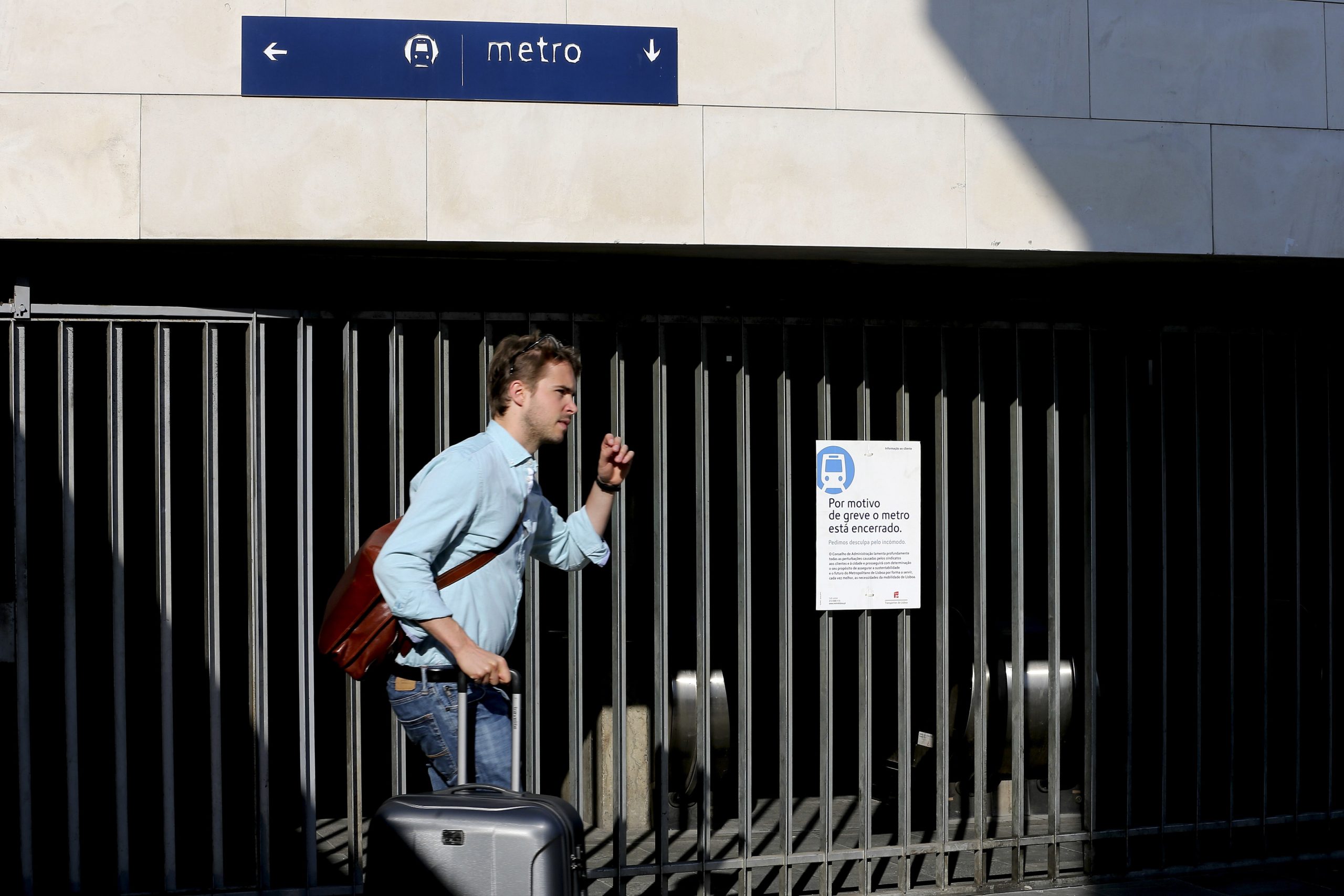 Trabalhadores do Metro de Lisboa iniciam greve às horas extra em véspera de nova greve parcial