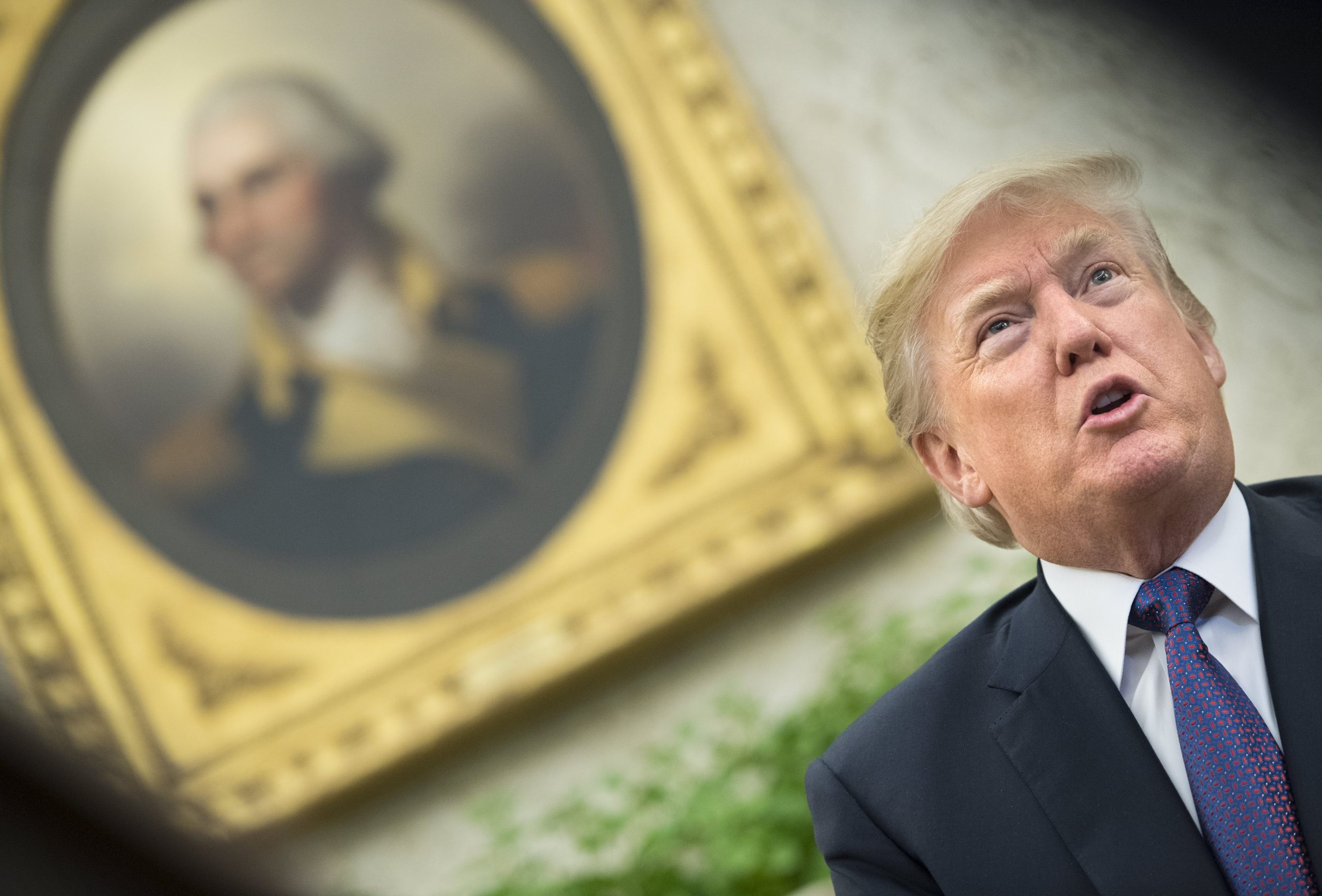 Tribunal bloqueia veto de Trump a pessoas transgénero nas forças armadas