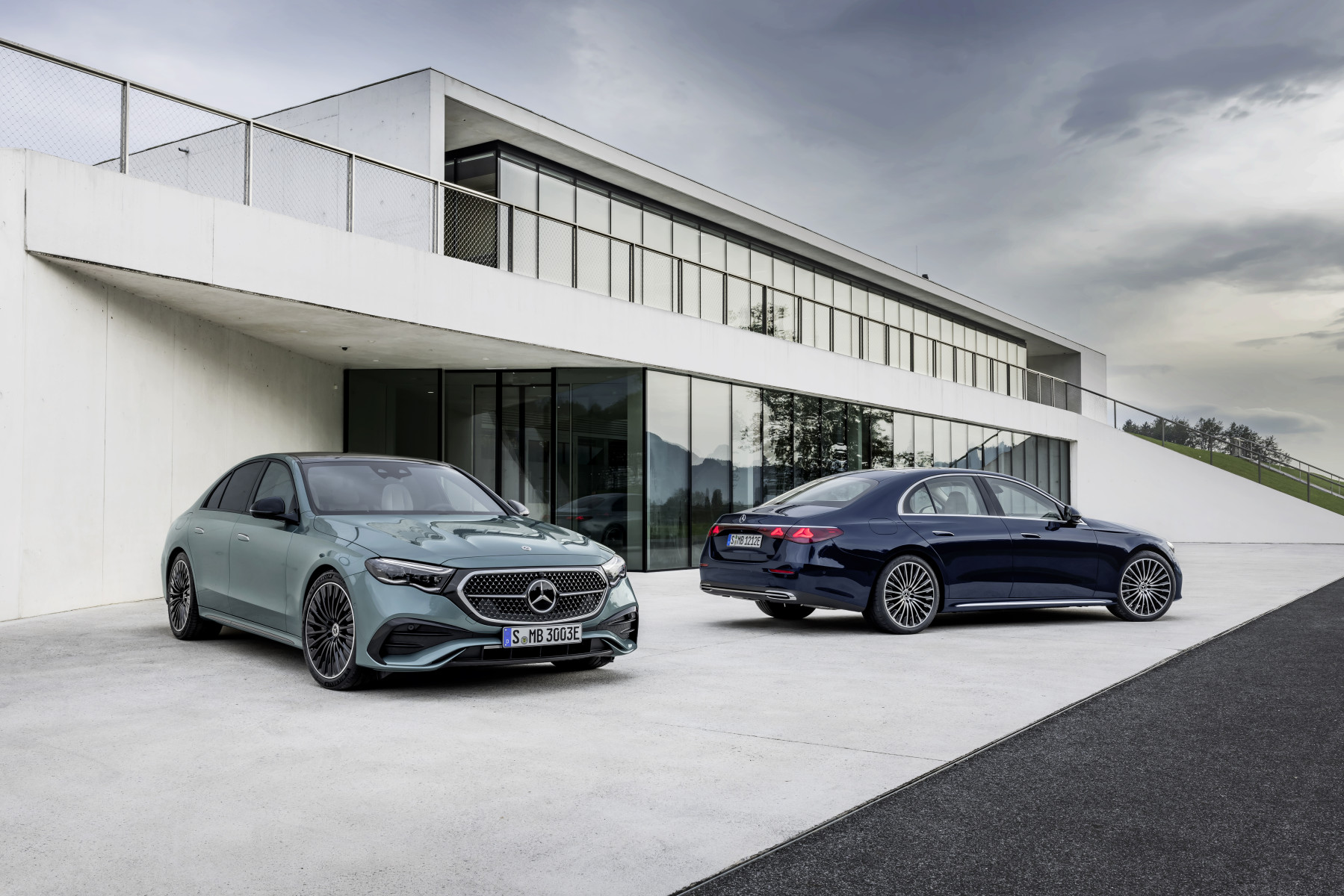 Classe E Limousine: um luxo digital que chega a Portugal para celebrar o mar
