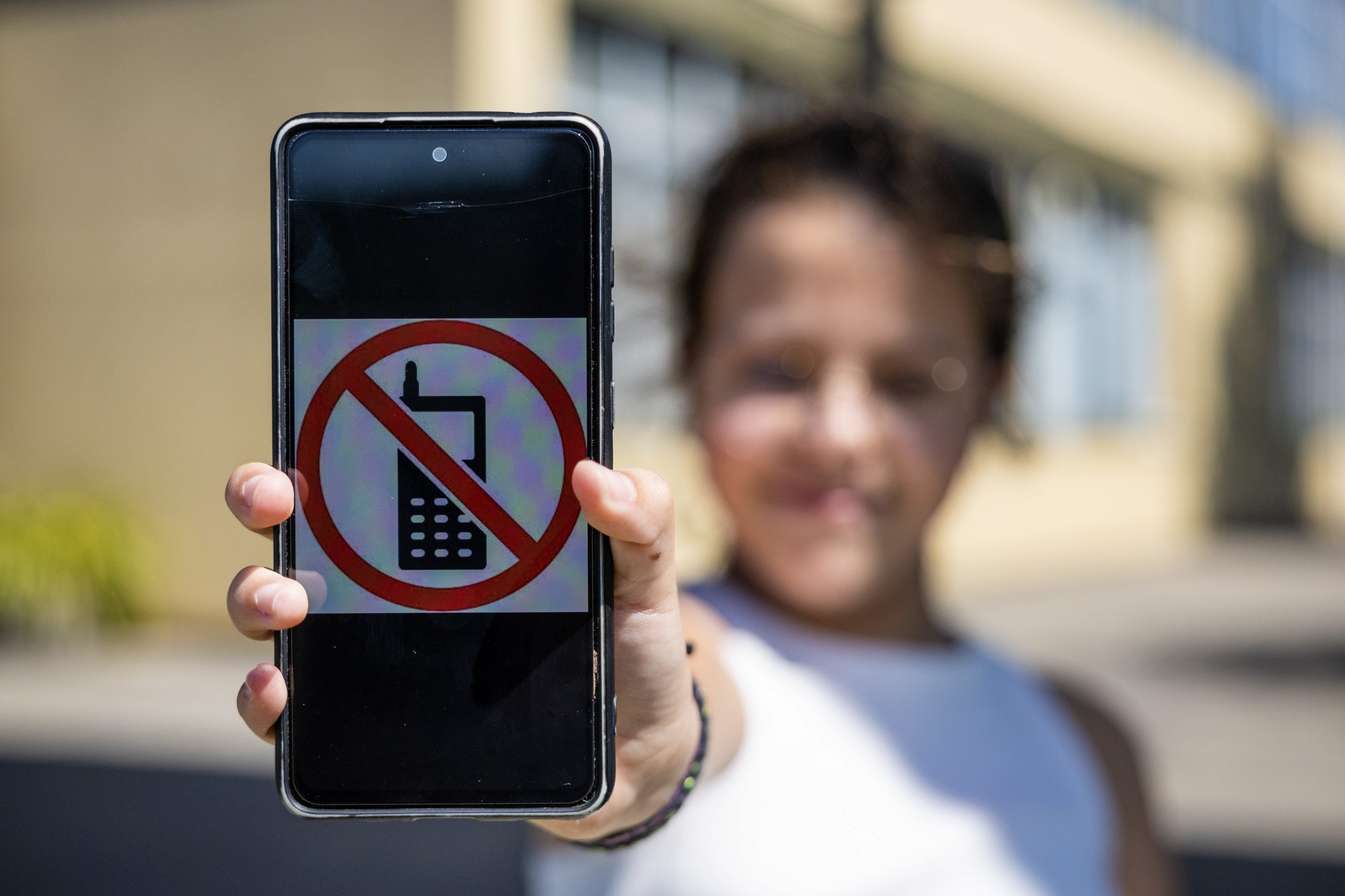 “Não pode haver um decreto a proibir os telemóveis nas escolas”