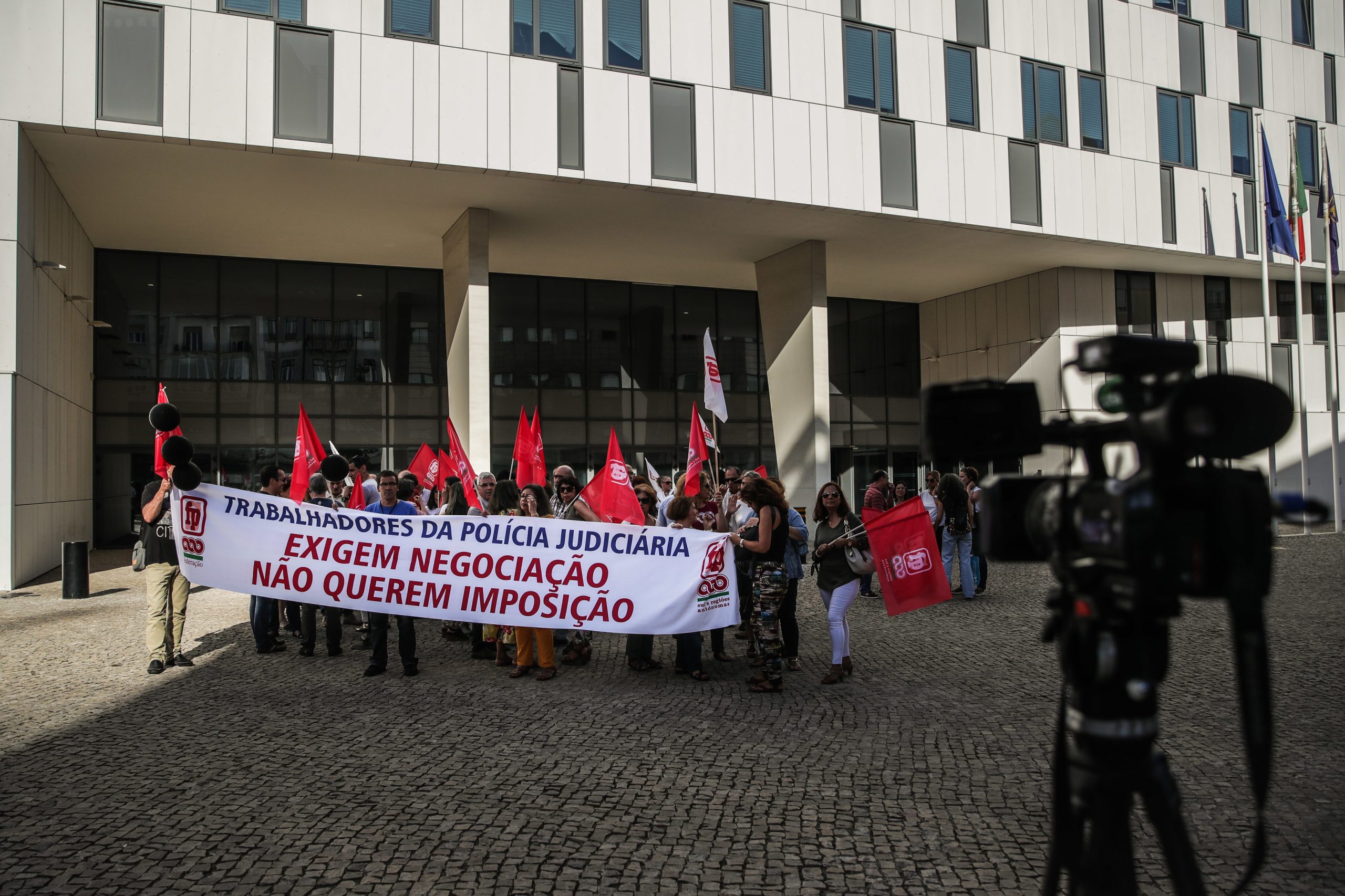 Inspetores da PJ entram em em greve ao trabalho suplementar por tempo indeterminado