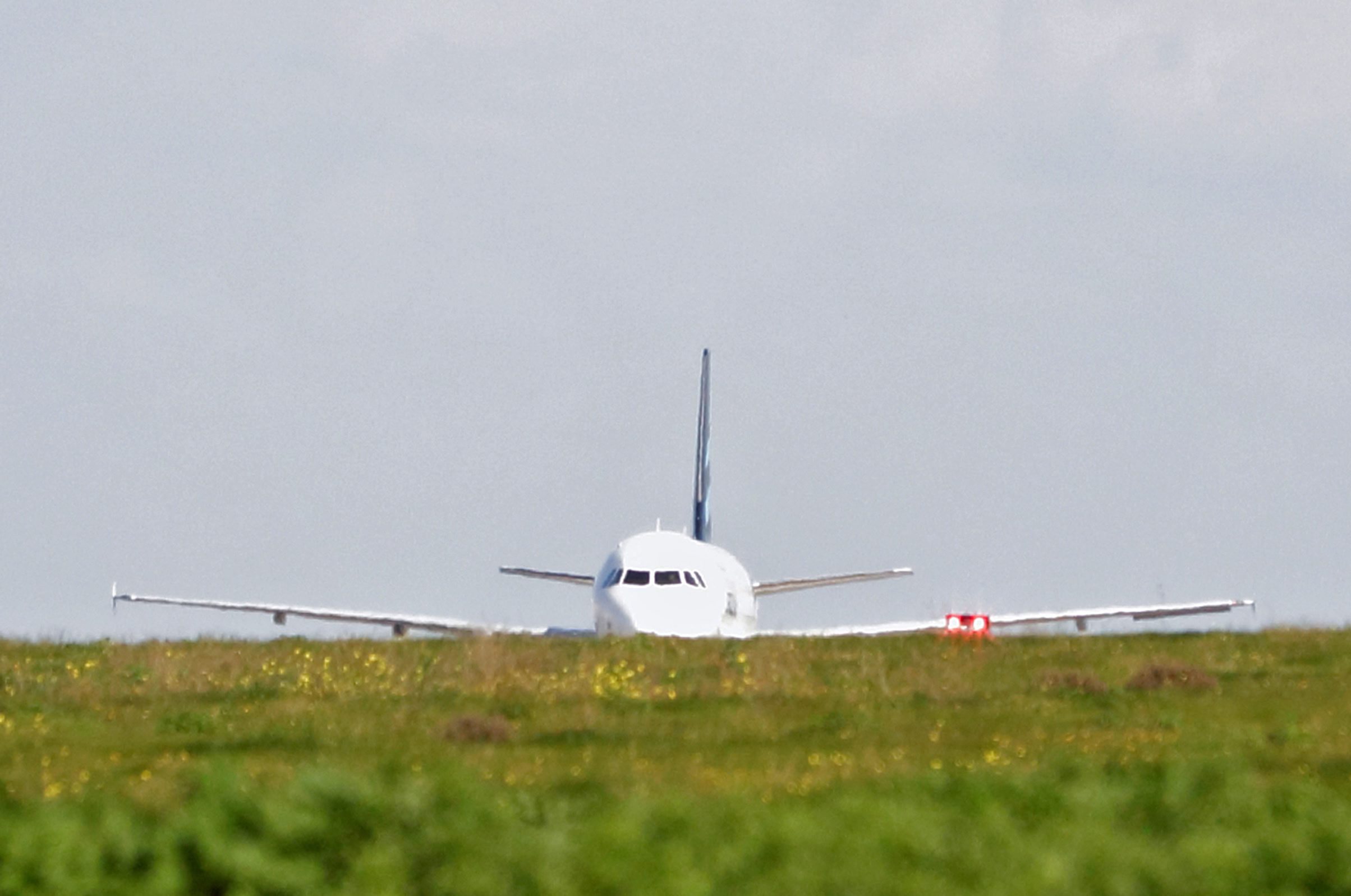 Estava alcoolizado e ia pilotar um avião com 100 passageiros. Foi detido antes de descolar