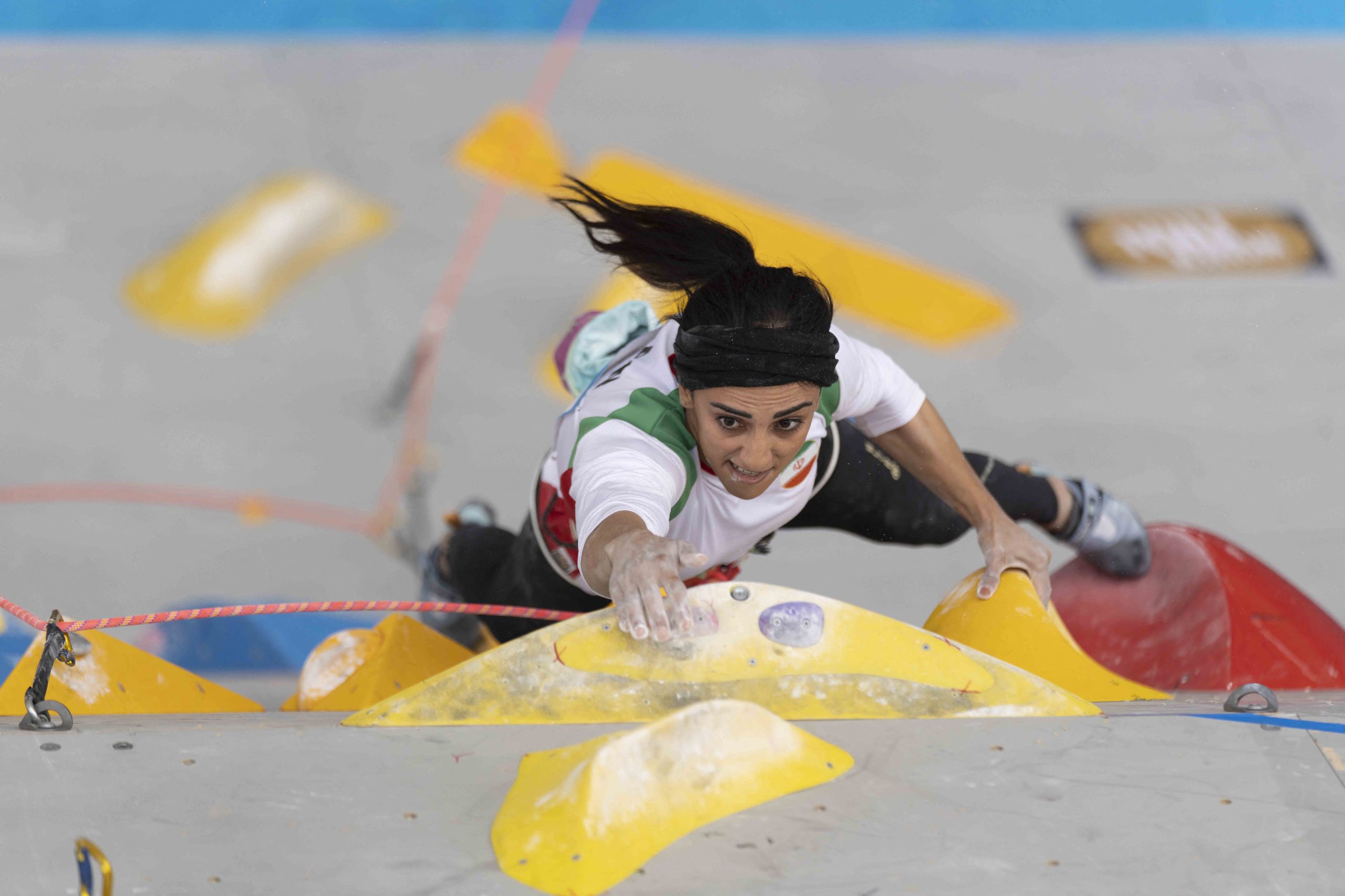 Livre ou a caminho da prisão? Onde está Elnaz Rekabi, a atleta de escalada iraniana que competiu sem véu?