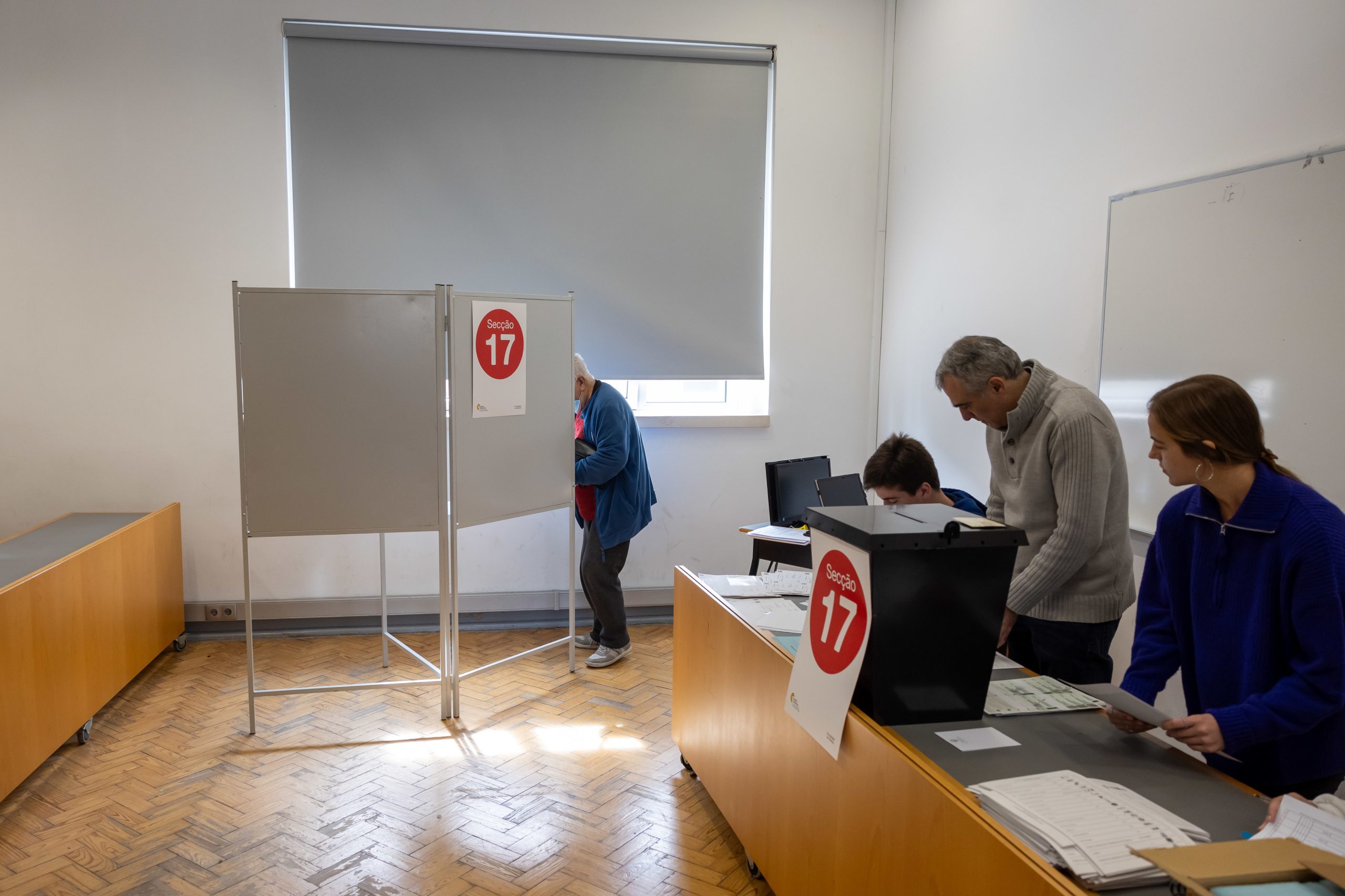 Europeias: Portugueses vão poder votar a 8 e 9 de junho em qualquer parte do mundo