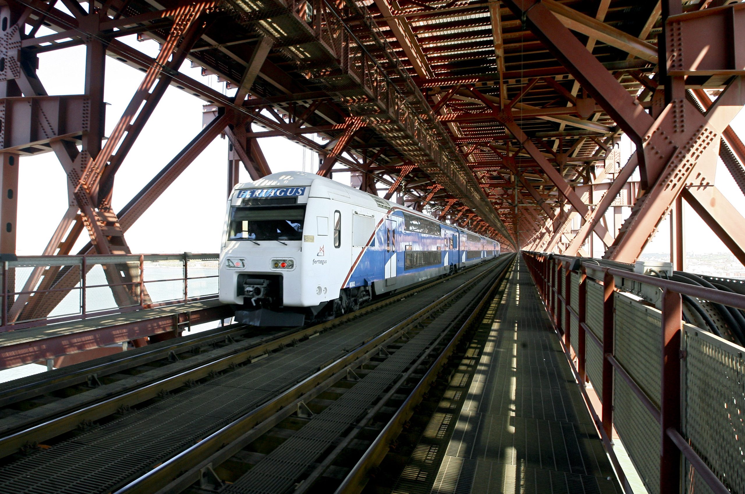 Seixal apoia fim da concessão da exploração do transporte ferroviário à Fertagus