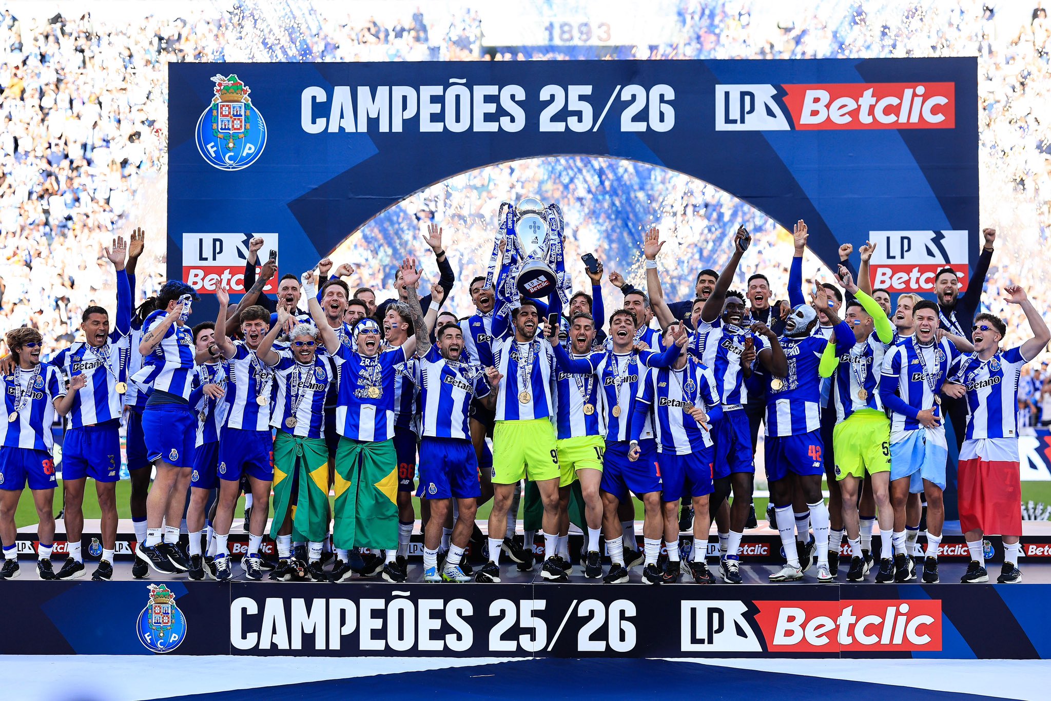 FC Porto já faz as festas pelas ruas da Invicta