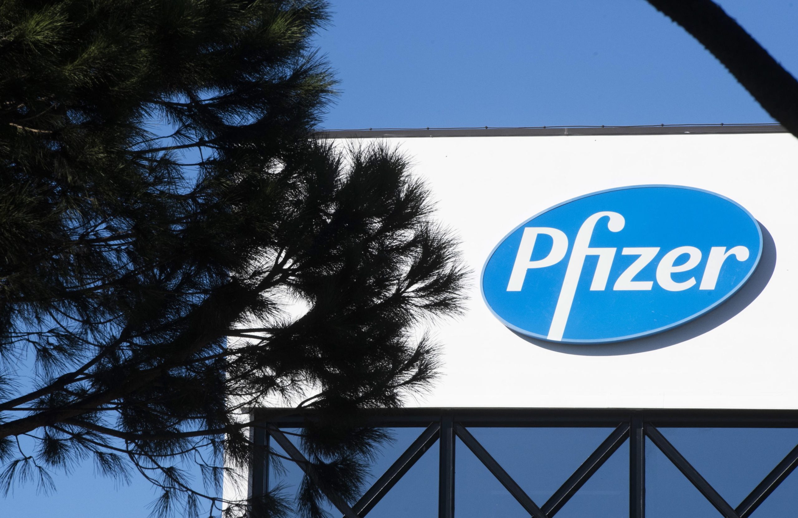 Pfizer possibilita a outras farmacêuticas o fabrico do seu medicamento antiviral