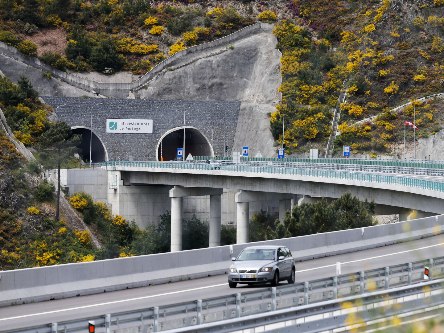 GNR de Vila Real aconselha precaução na A4 e A24 devido à neve
