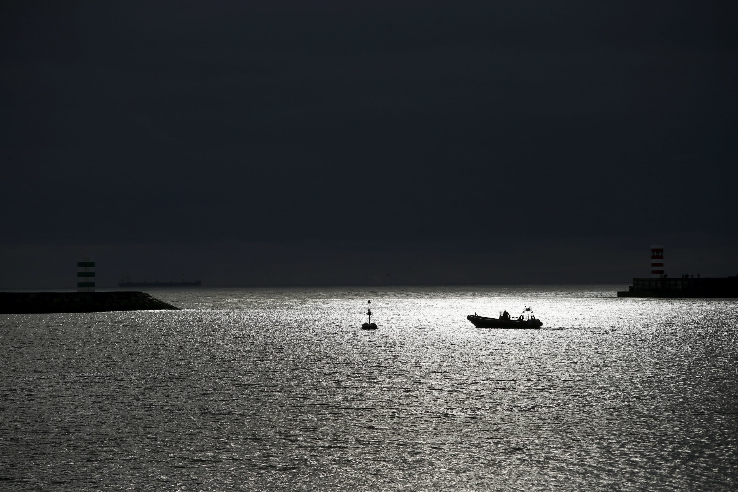 Proibição de pesca no molhe norte da foz do Douro divide pescadores e capitania