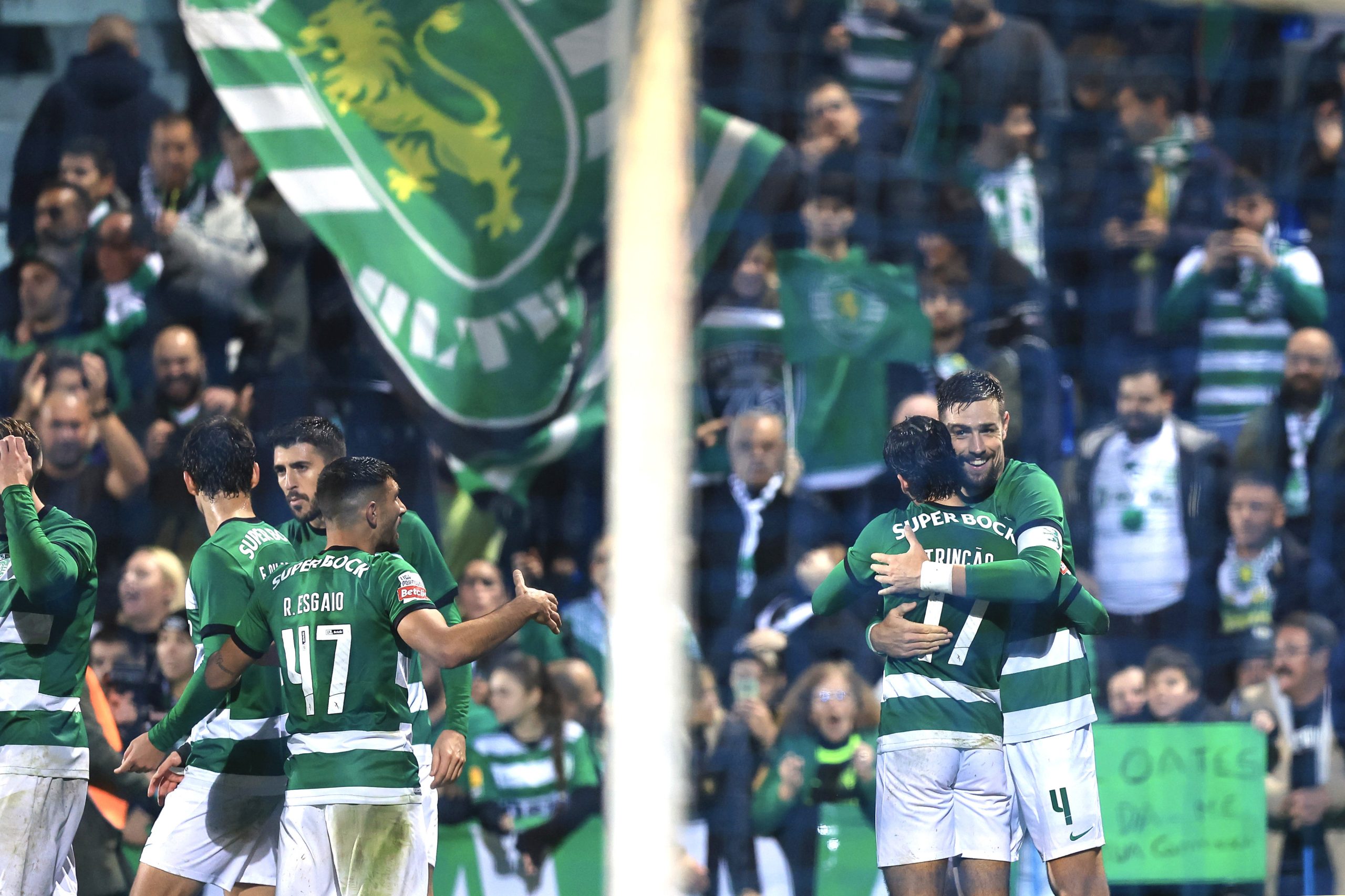 Sporting goleia em Vizela e reforça primeiro lugar da I Liga