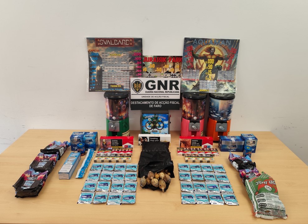 GNR apreende sementes de papoila, tabaco ilegal e máquinas de jogo em Olhão