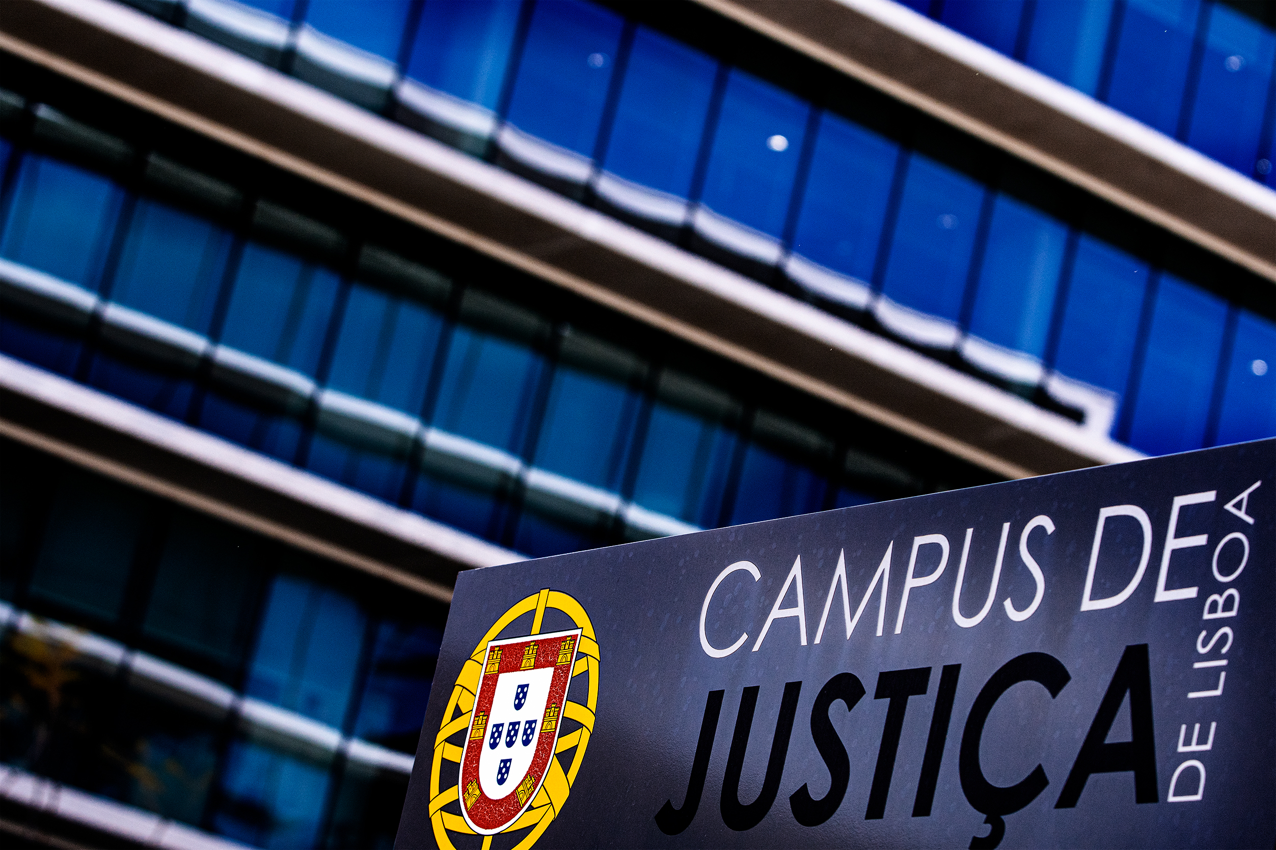 “Fortes indícios de continuação da atividade criminosa”. Suspeito de planear ataque na FCUL em prisão preventiva. Advogado quer recorrer