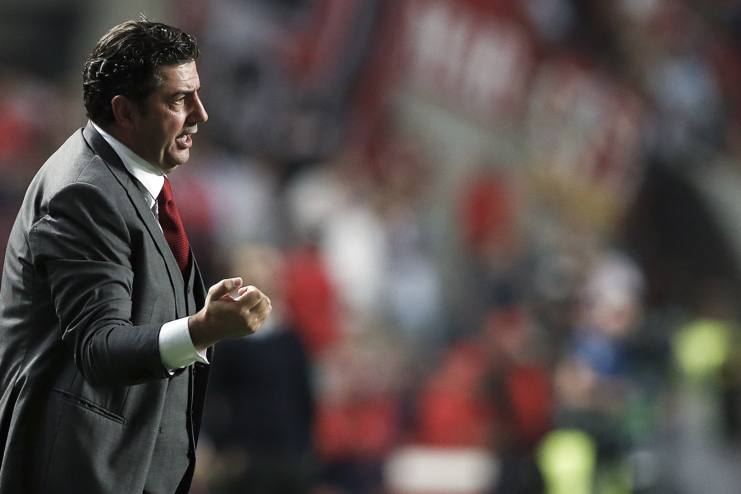 Rui Vitória confirma ‘baixa’ de Grimaldo no ‘clássico’ frente ao FC Porto