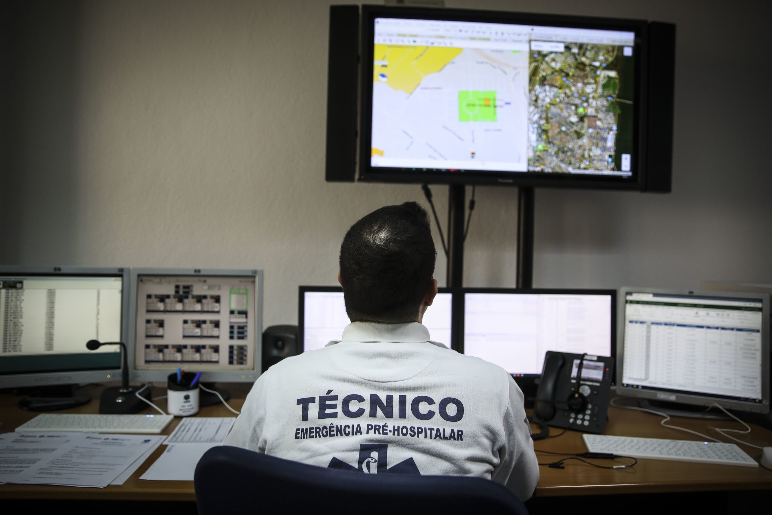 “É preferível que um bebé nasça numa urgência geral do que numa ambulância a meio da estrada.” Técnicos de emergência discordam de transportes longos