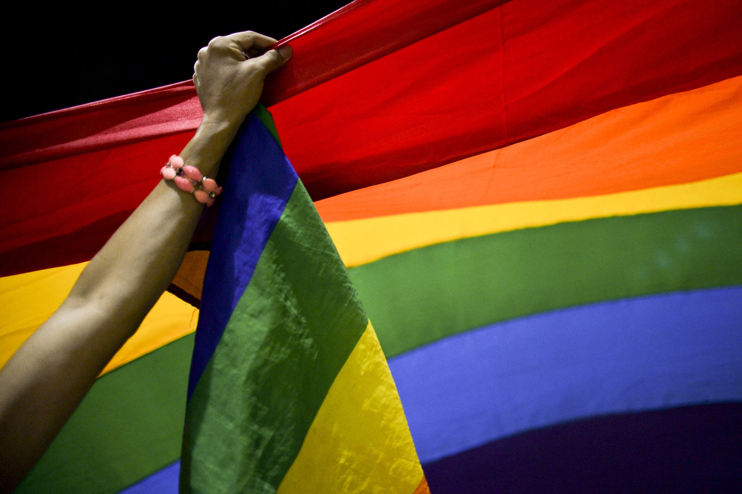 Parlamento condena perseguições à população LGBT na Tchechénia. PCP abstém-se
