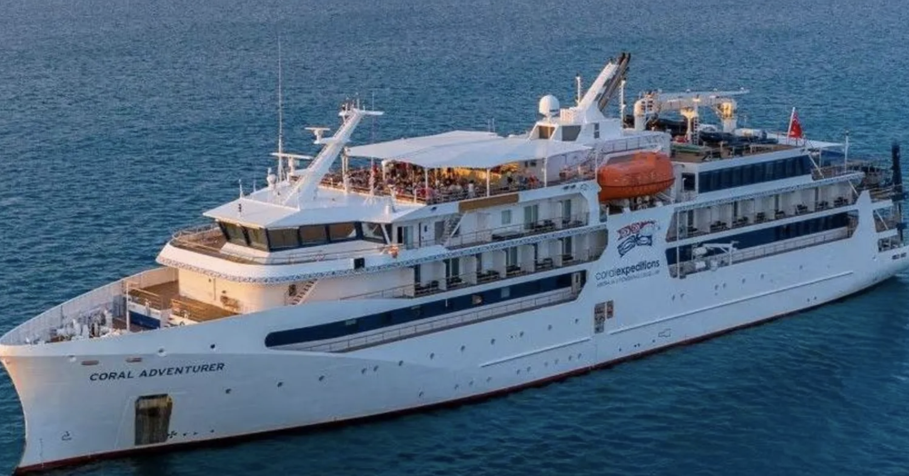 Navio que abandonou mulher à morte numa ilha remota foi abordado pelas autoridades
