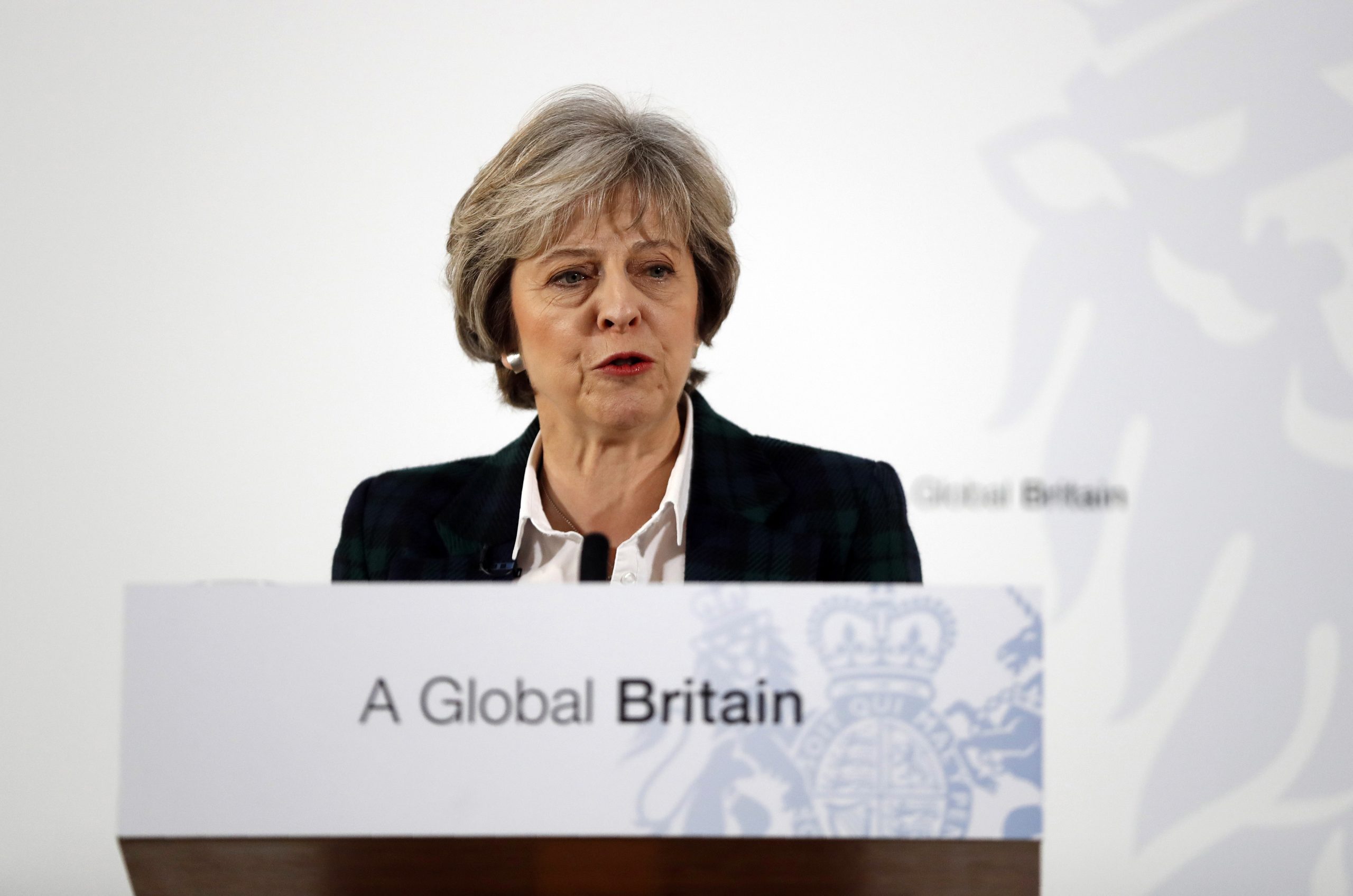 Theresa May: Brexit implica saída do Reino Unido do mercado único europeu