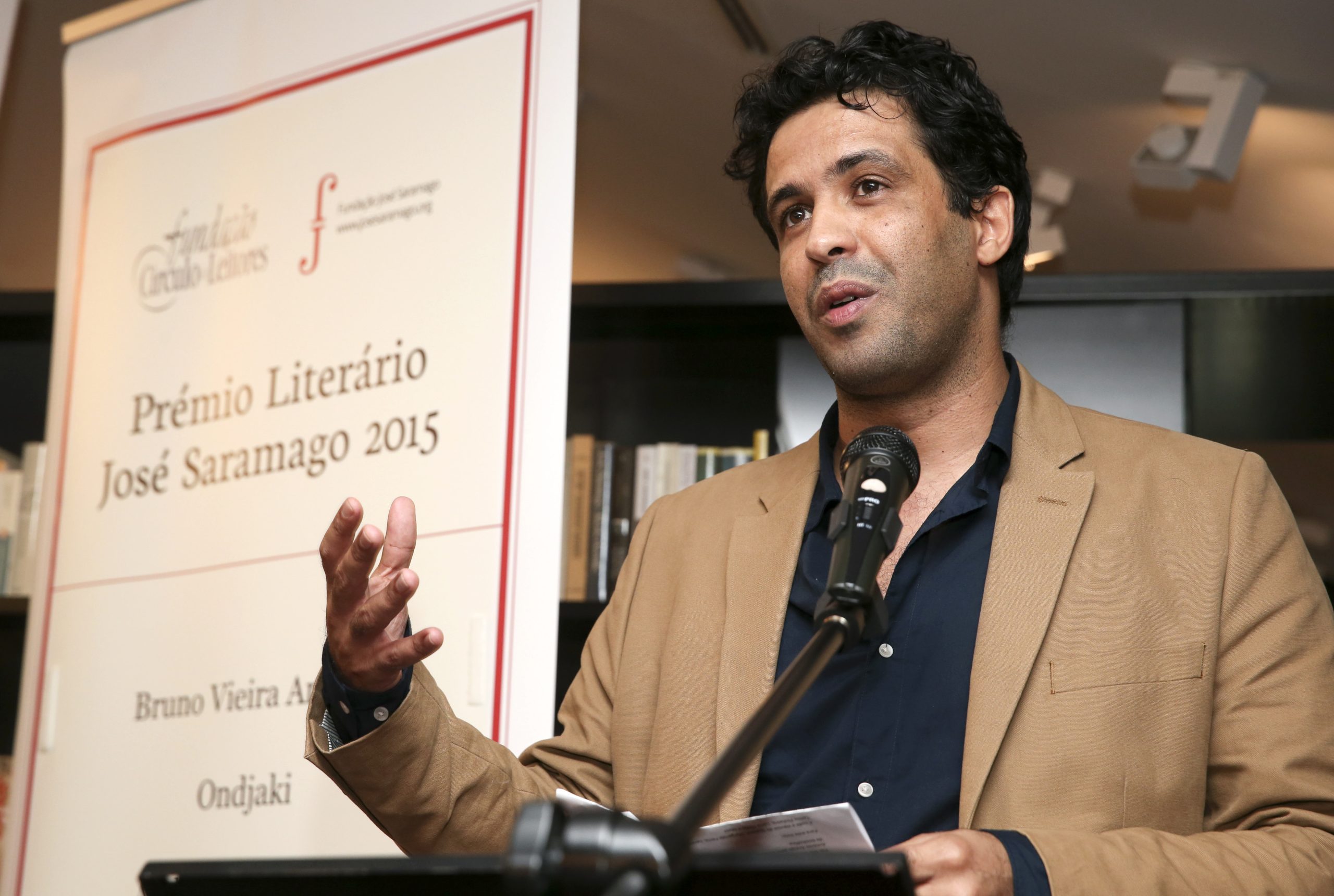 Escritores H.G. Cancela, Bruno Vieira Amaral e Luís Quintais finalistas do Prémio Oceanos