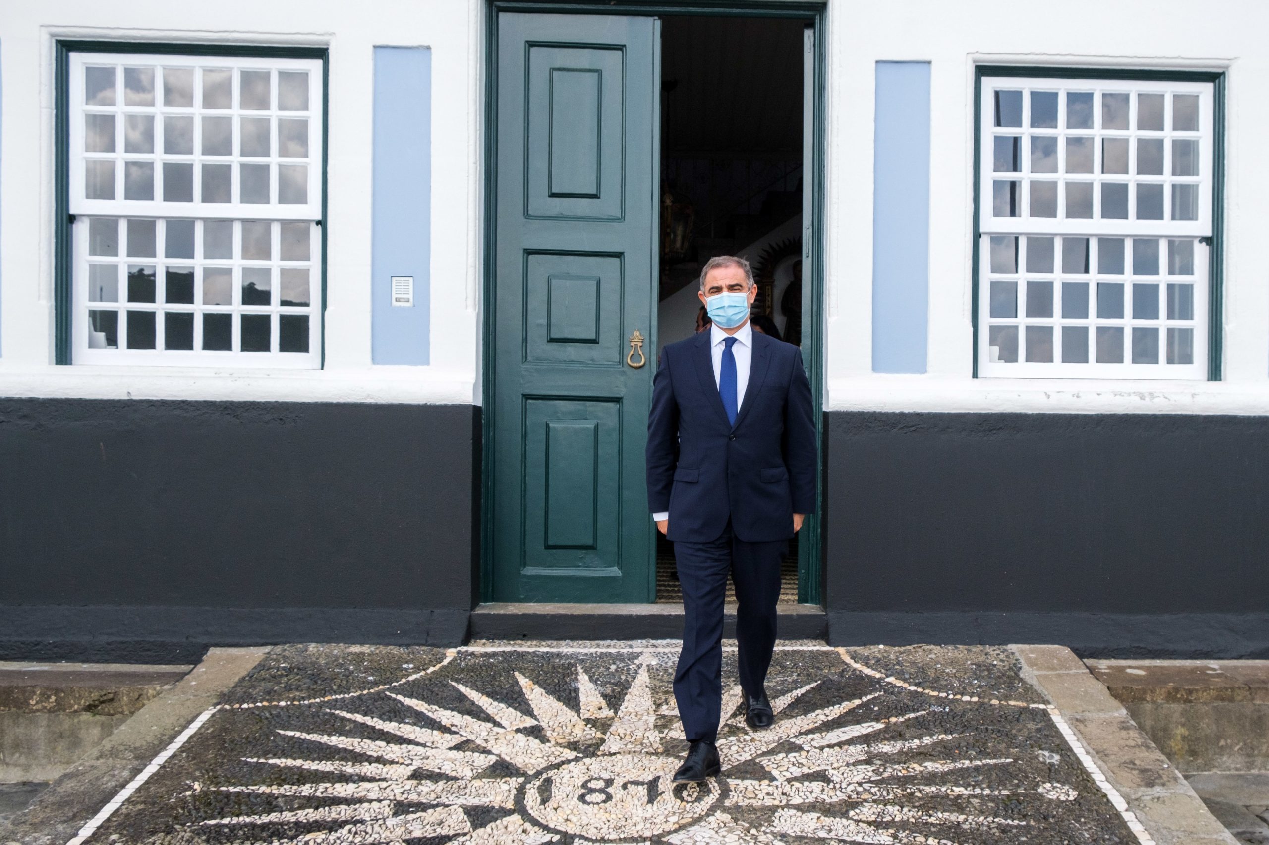Açores: Novo executivo, à direita, é maior, mais caro e inclui uma teia de ligações familiares