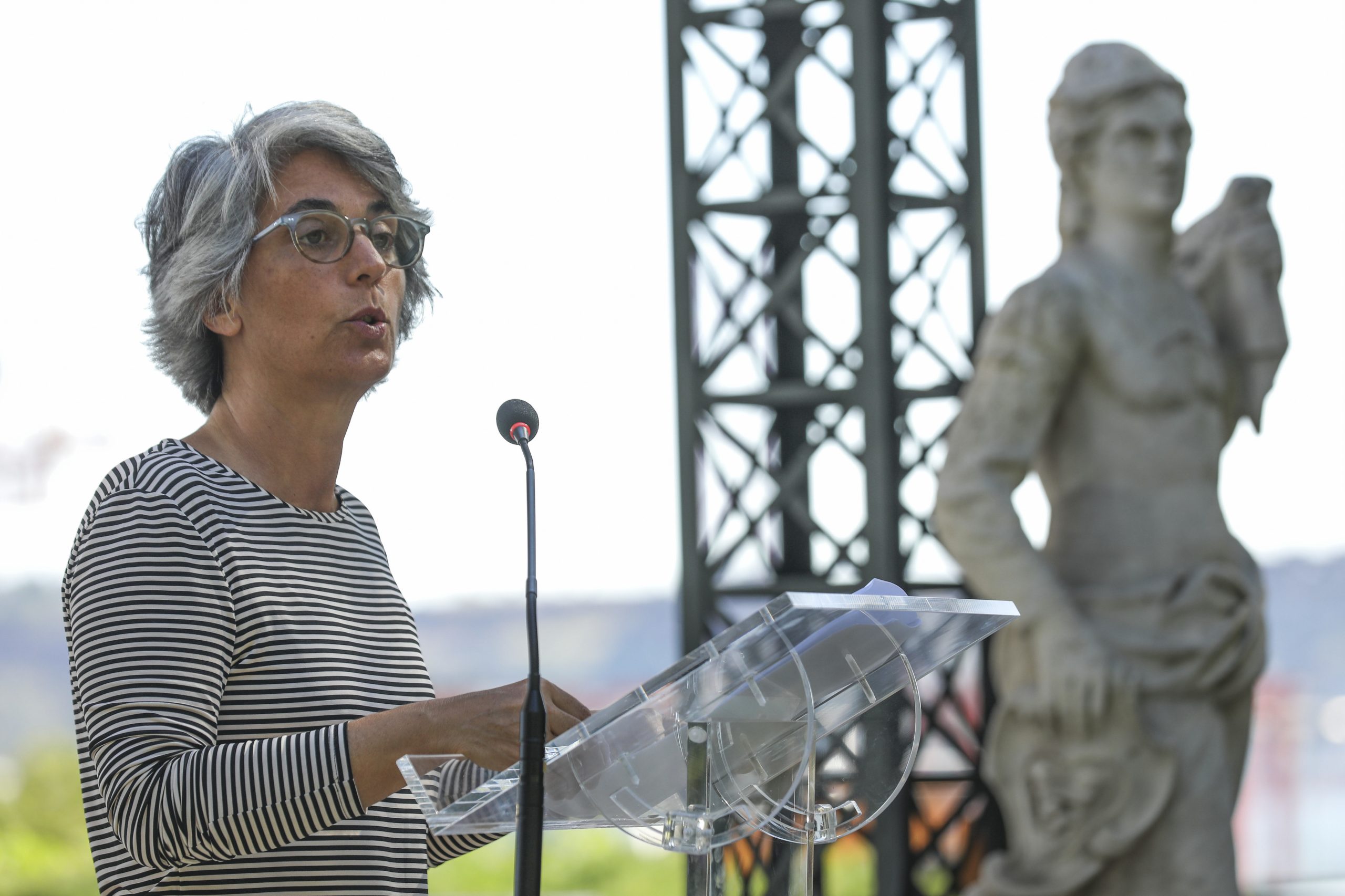 “Espero que amanhã os agentes culturais possam beber um ‘drink’, para finalmente festejar a demissão da ministra da Cultura”. JP pede demissão de Graça Fonseca