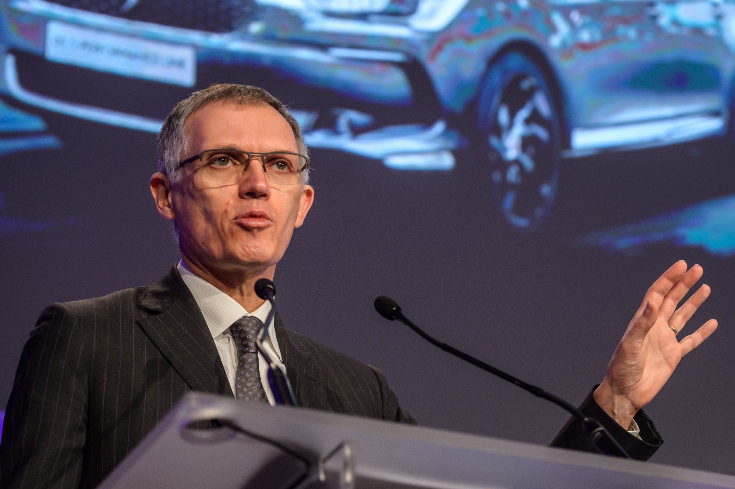 Peugeot compra Opel à General Motors por 1,3 mil milhões de euros