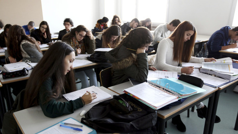Exames nacionais. Fenprof vai avançar com queixa na PGR