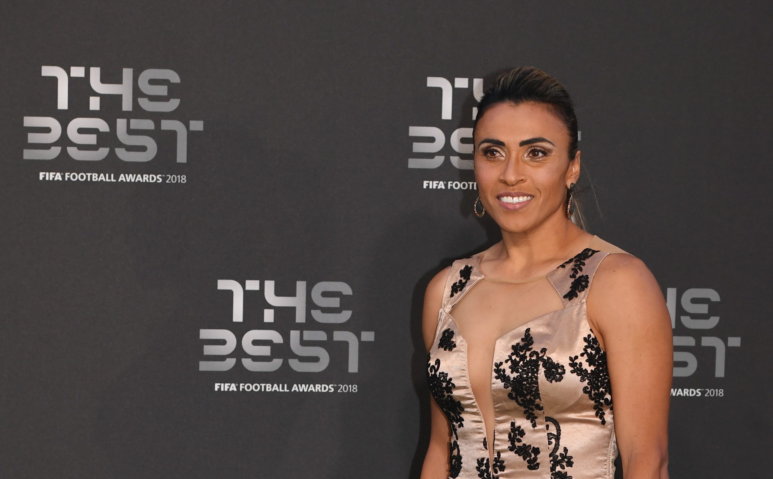 Futebolista internacional brasileira Marta vai parar e dedicar-se à família