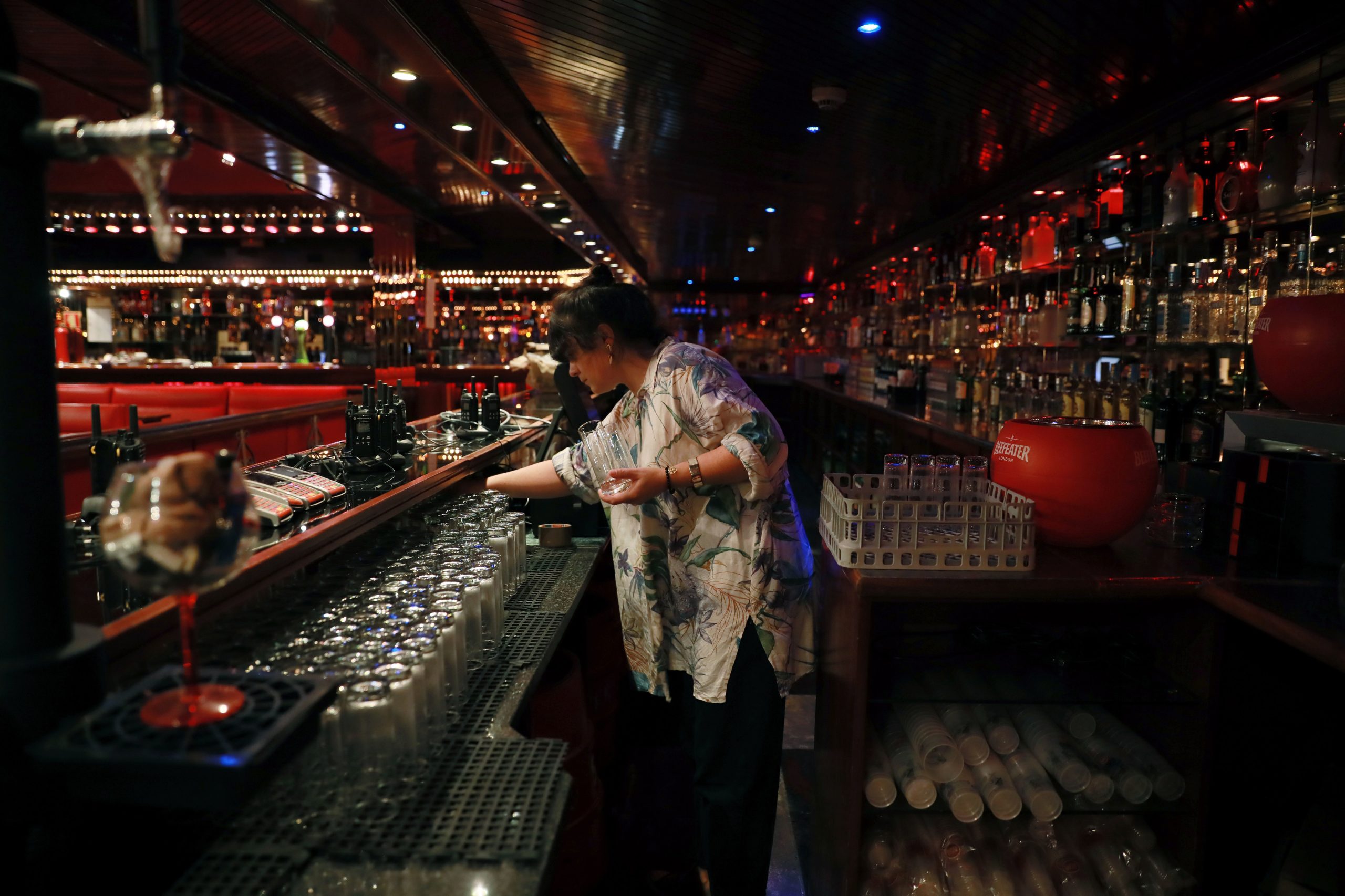 Porto. Filas e festas com cada vez menos restrições na primeira sexta-feira com discotecas