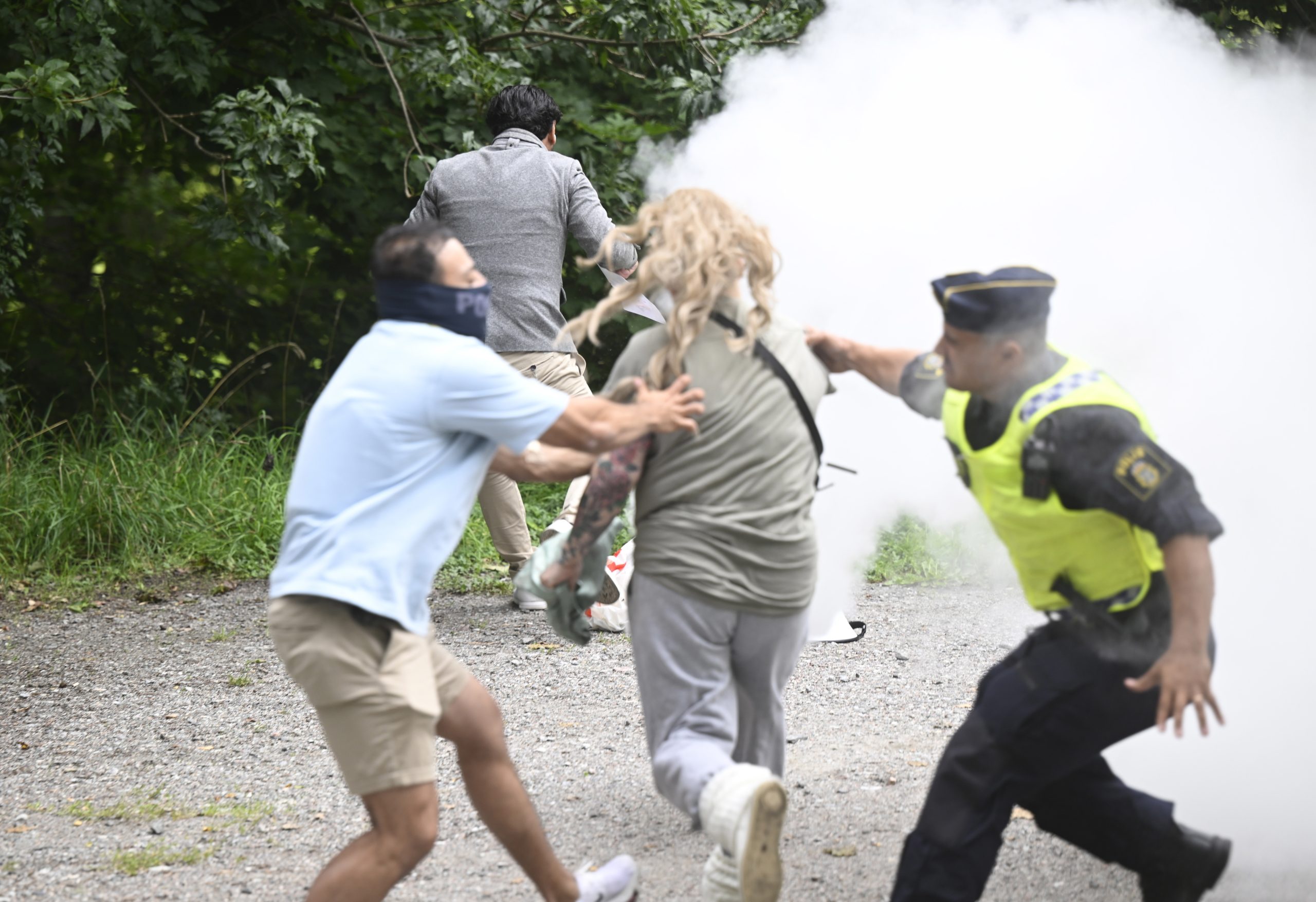 Mulher detida na Suécia por tentar evitar queima do Corão em manifestação anti-islâmica autorizada