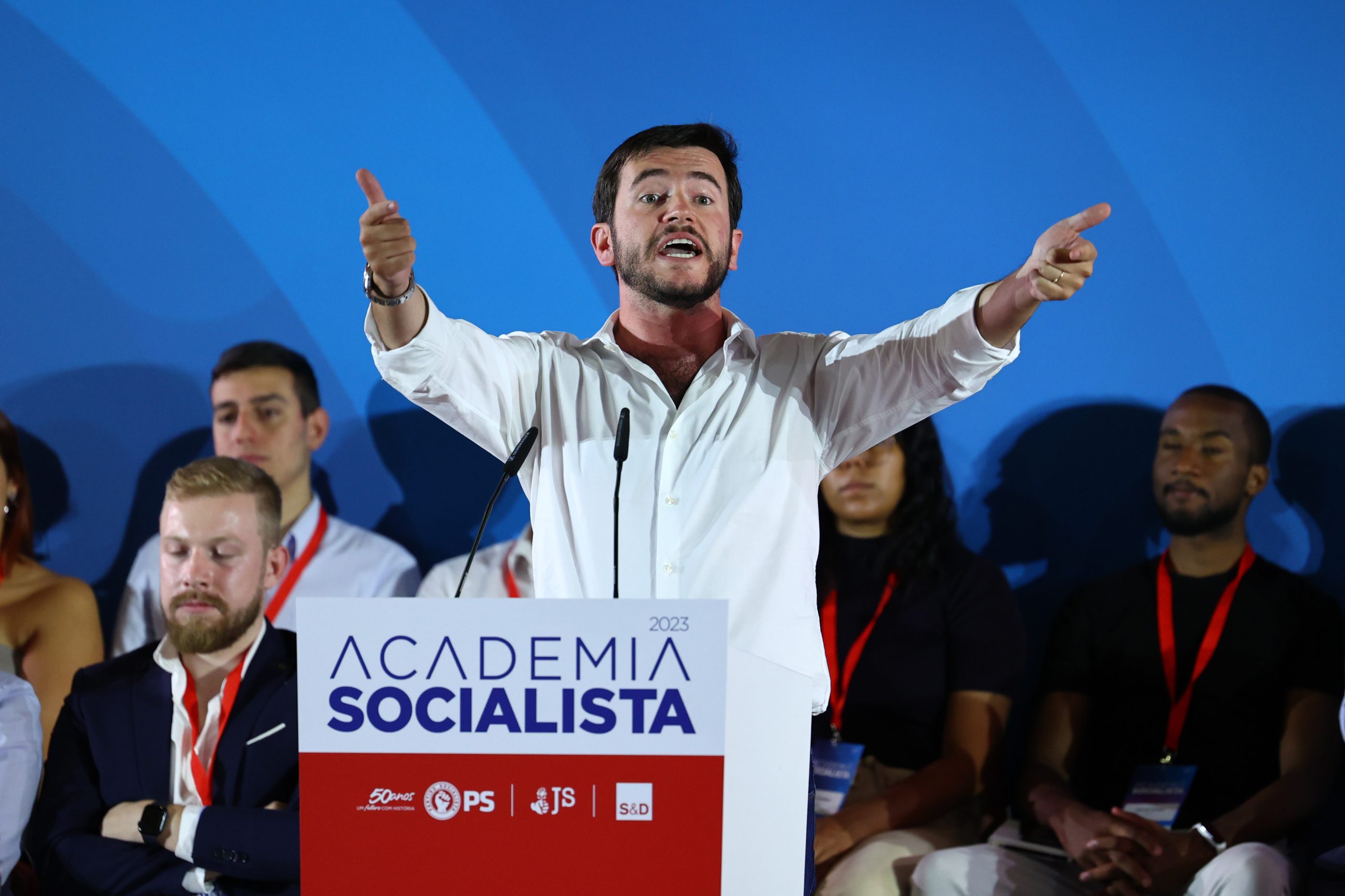 Medidas para jovens são “resposta concreta” ao problema dos salários, afirma líder da JS