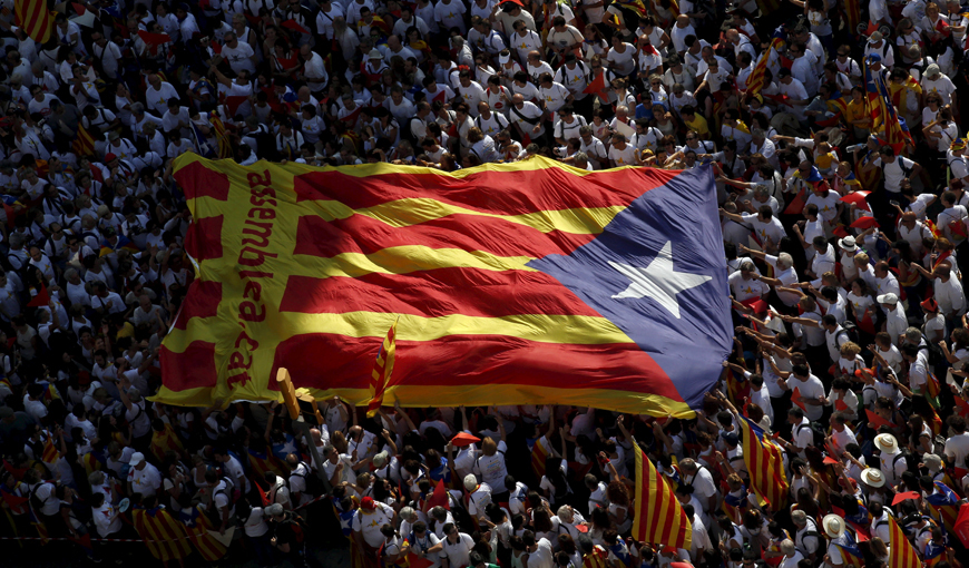 Catalunha: Polícia fechou mais de metade das 2.300 assembleias de voto