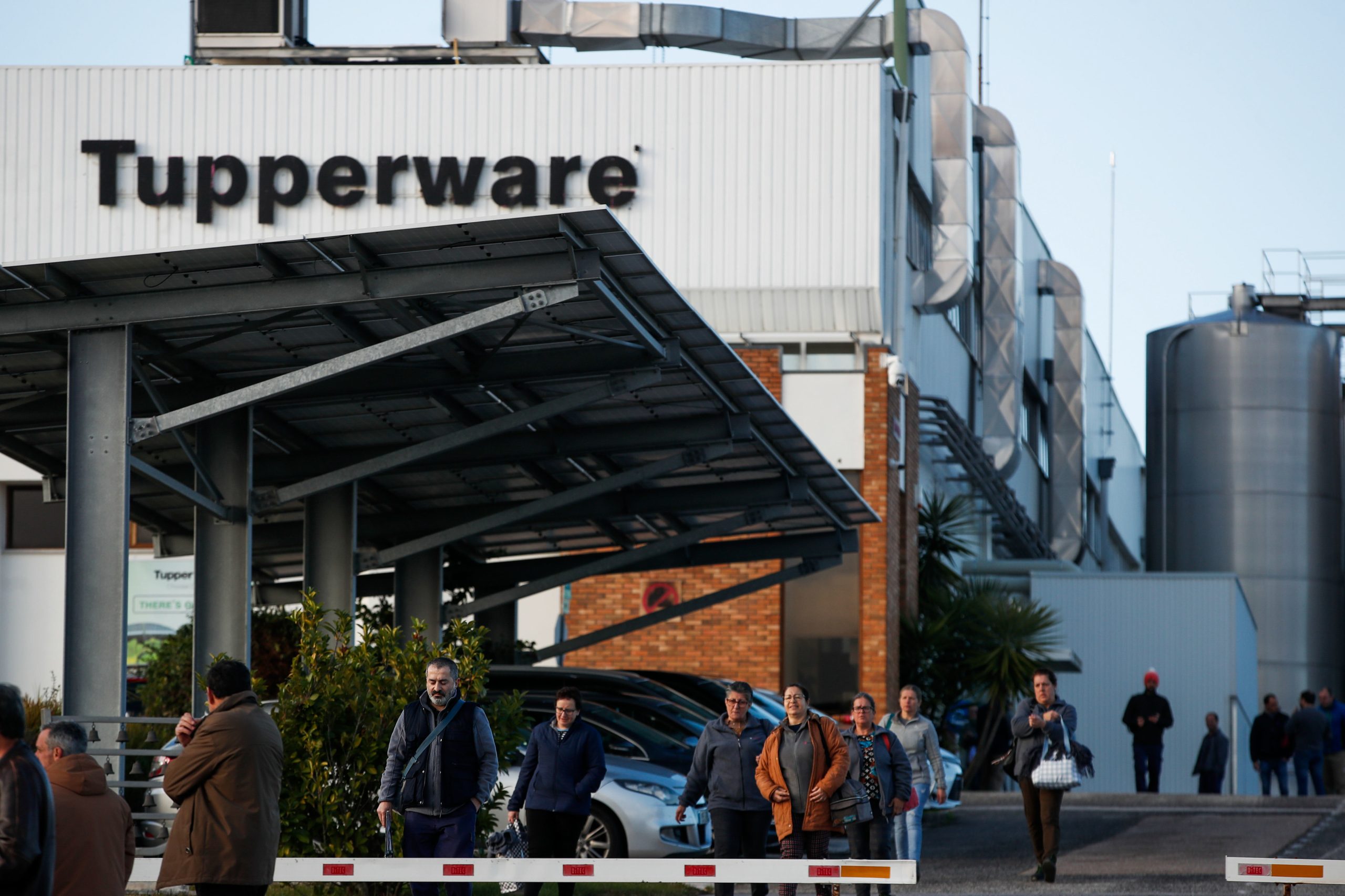 Tupperware em Constância declarada insolvente