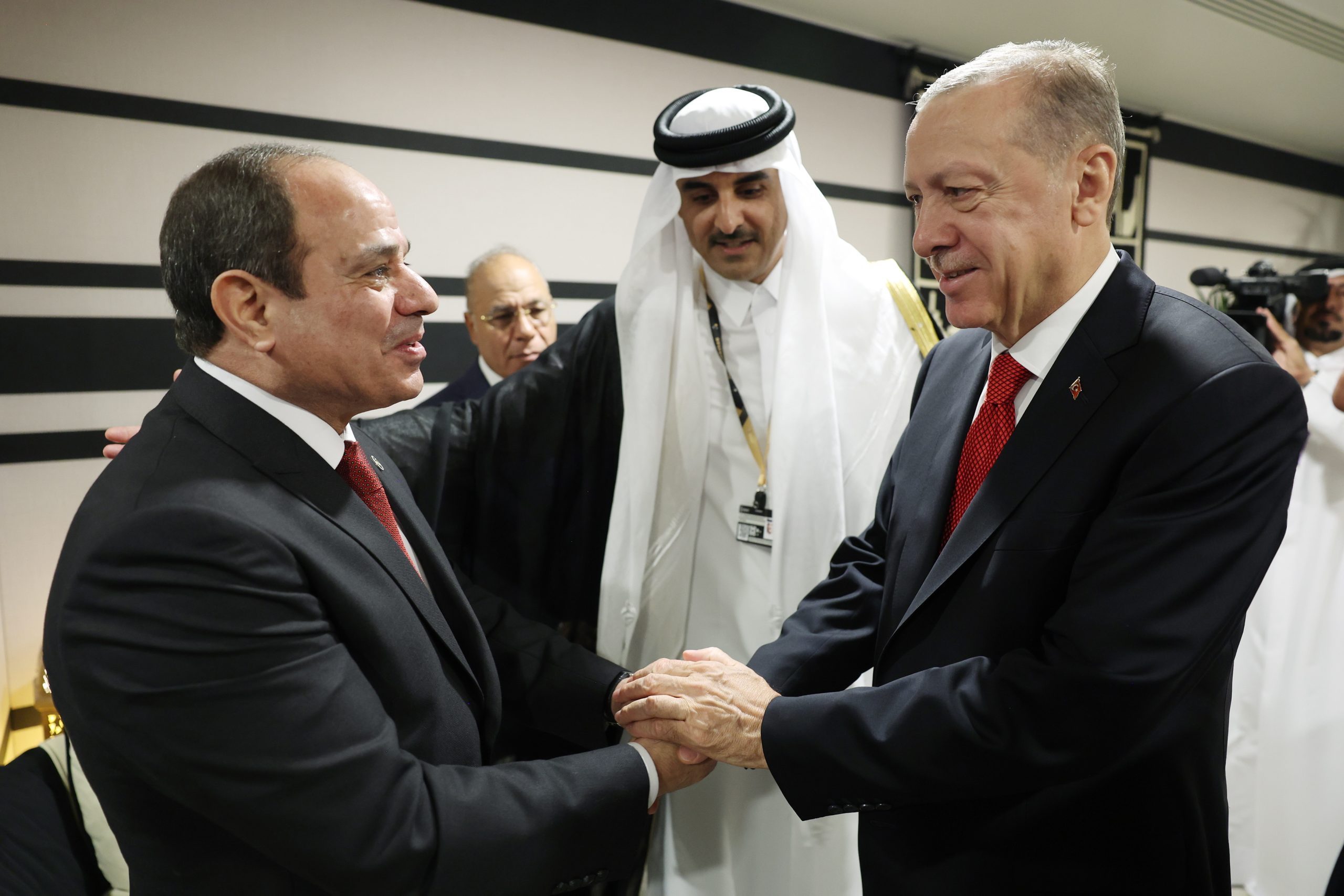 Egito quer novo “começo” com Turquia após aperto de mão entre al-Sisi e Erdogan