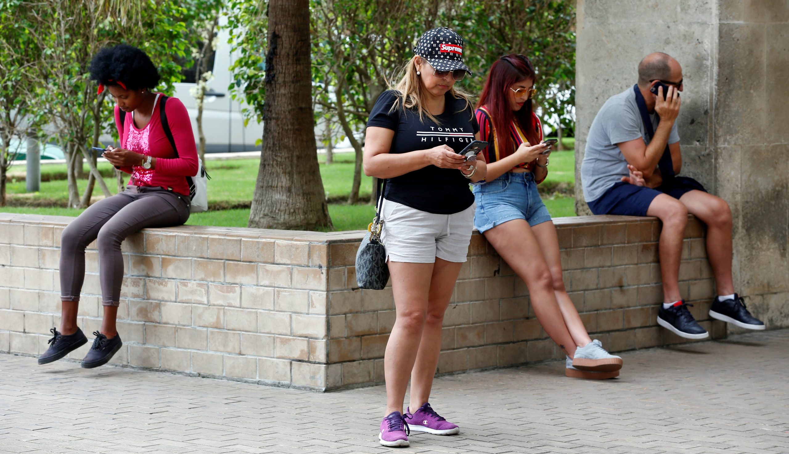 Acordo na UE para prolongar gratuidade do ‘roaming’ até 2032