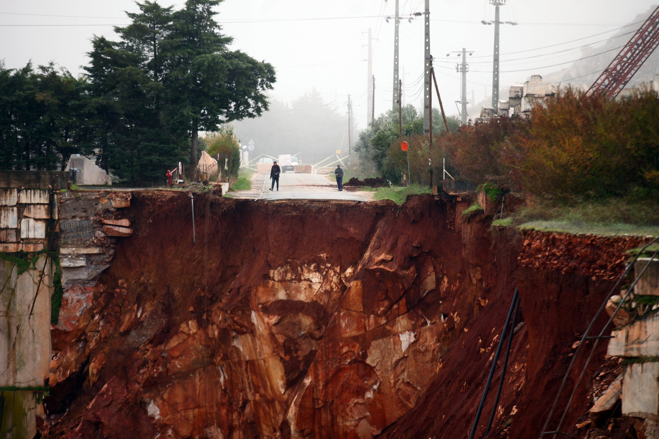 Todos os arguidos no caso da derrocada de estrada em Borba absolvidos