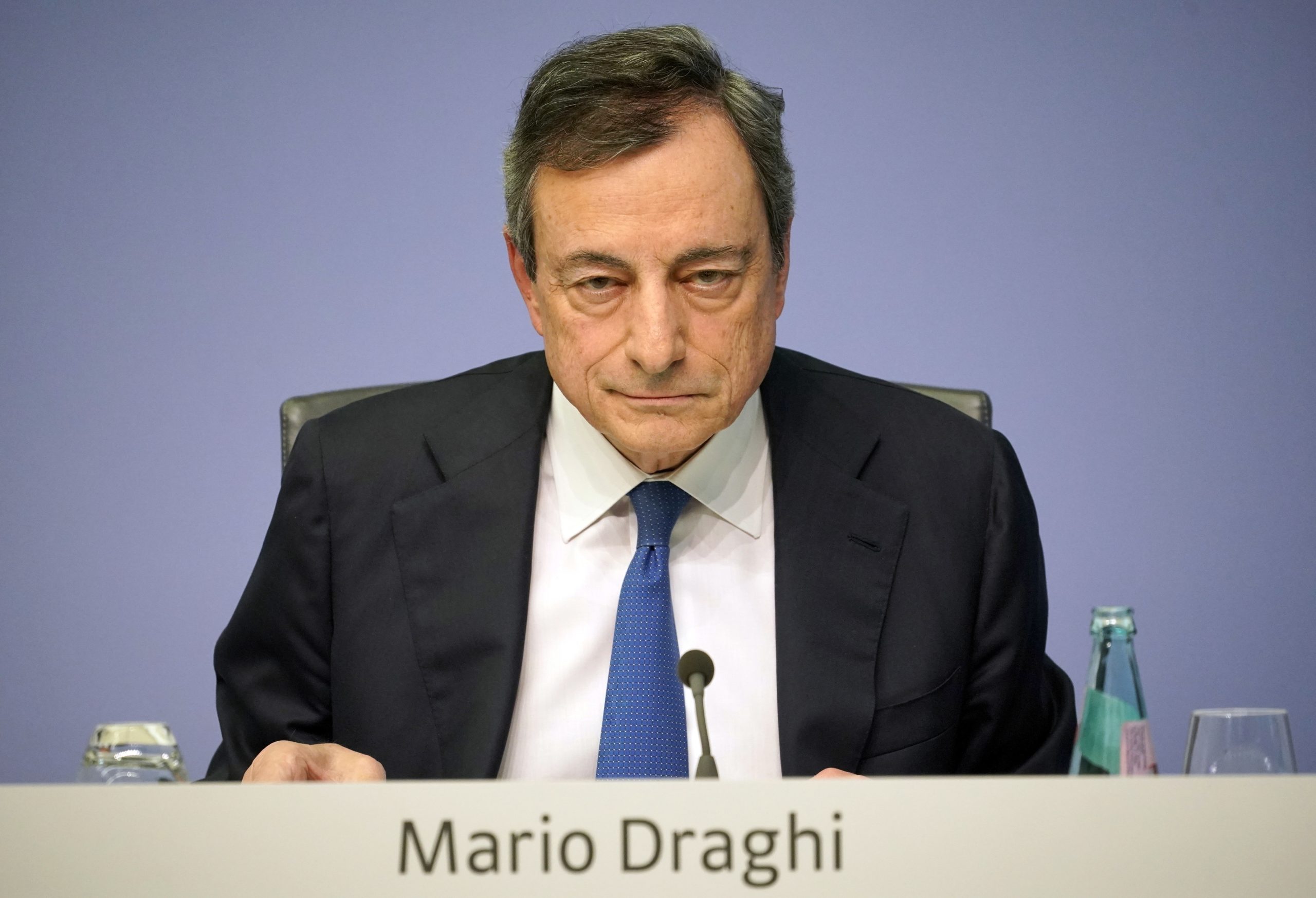 Euro baixa após declarações de Draghi sobre situação económica