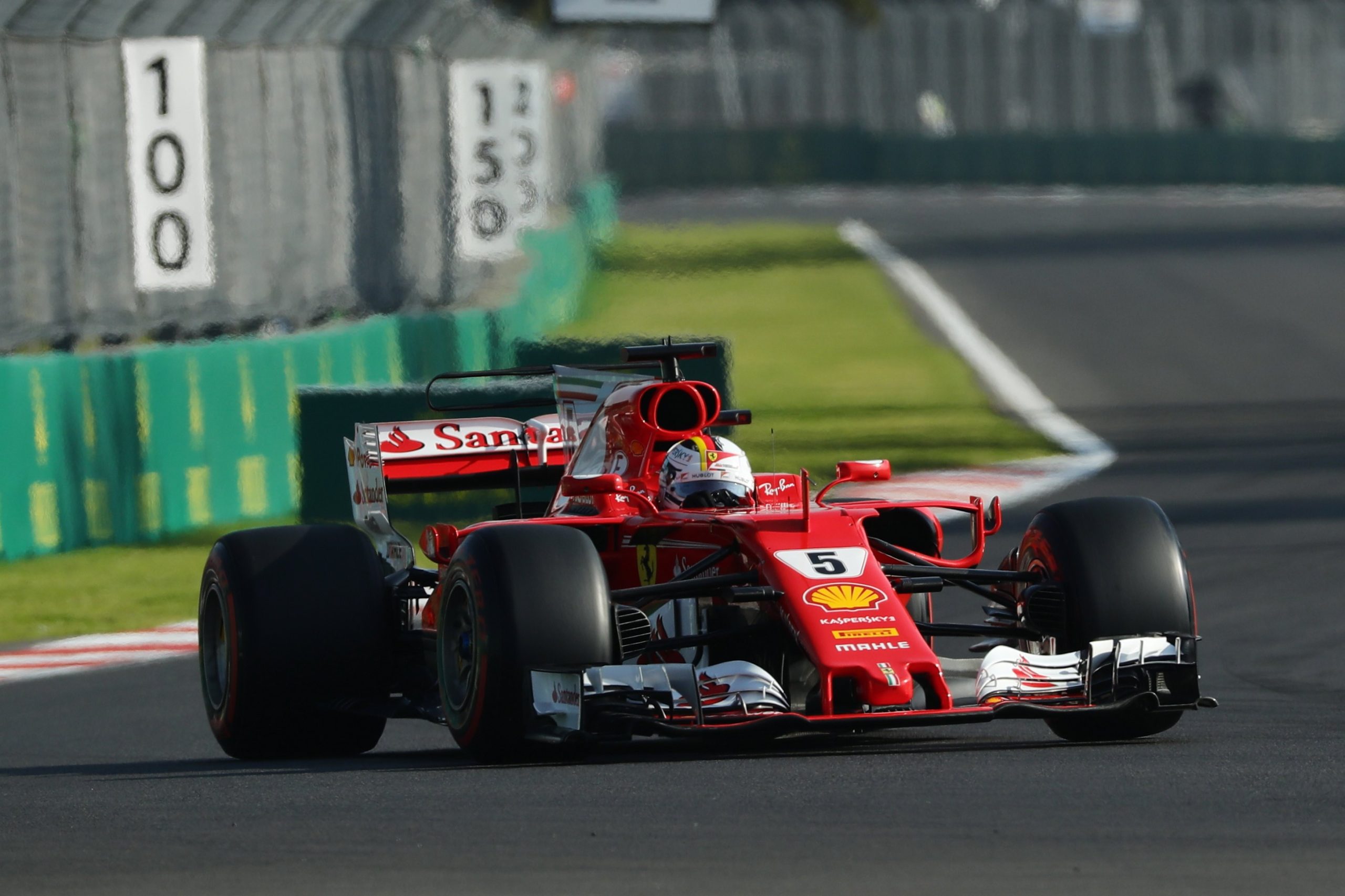 F1: Vettel conquista ‘pole’ no México. Hamilton com terceiro tempo na qualificação